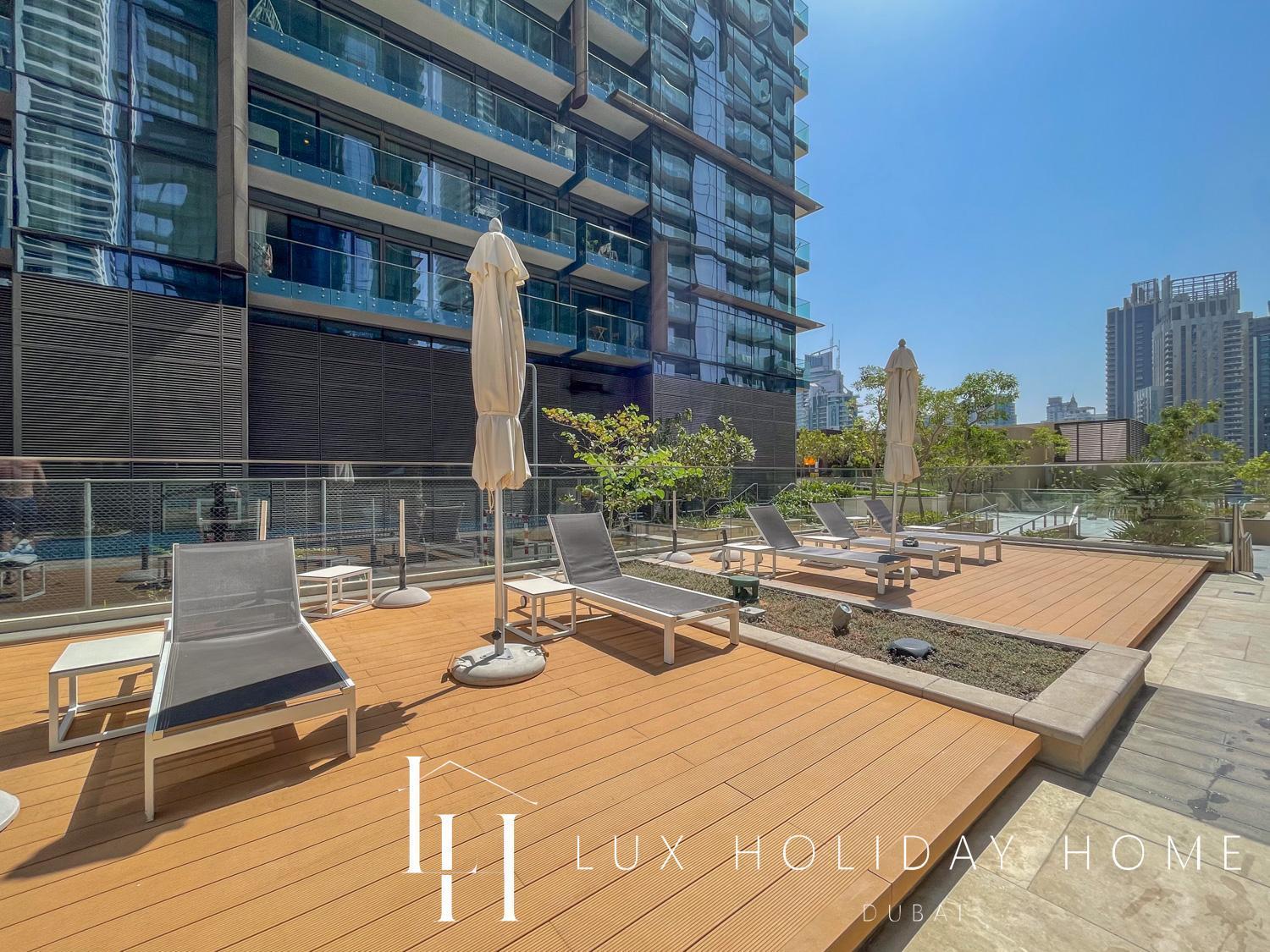 Lux The Marina Gate Sea View 2 *