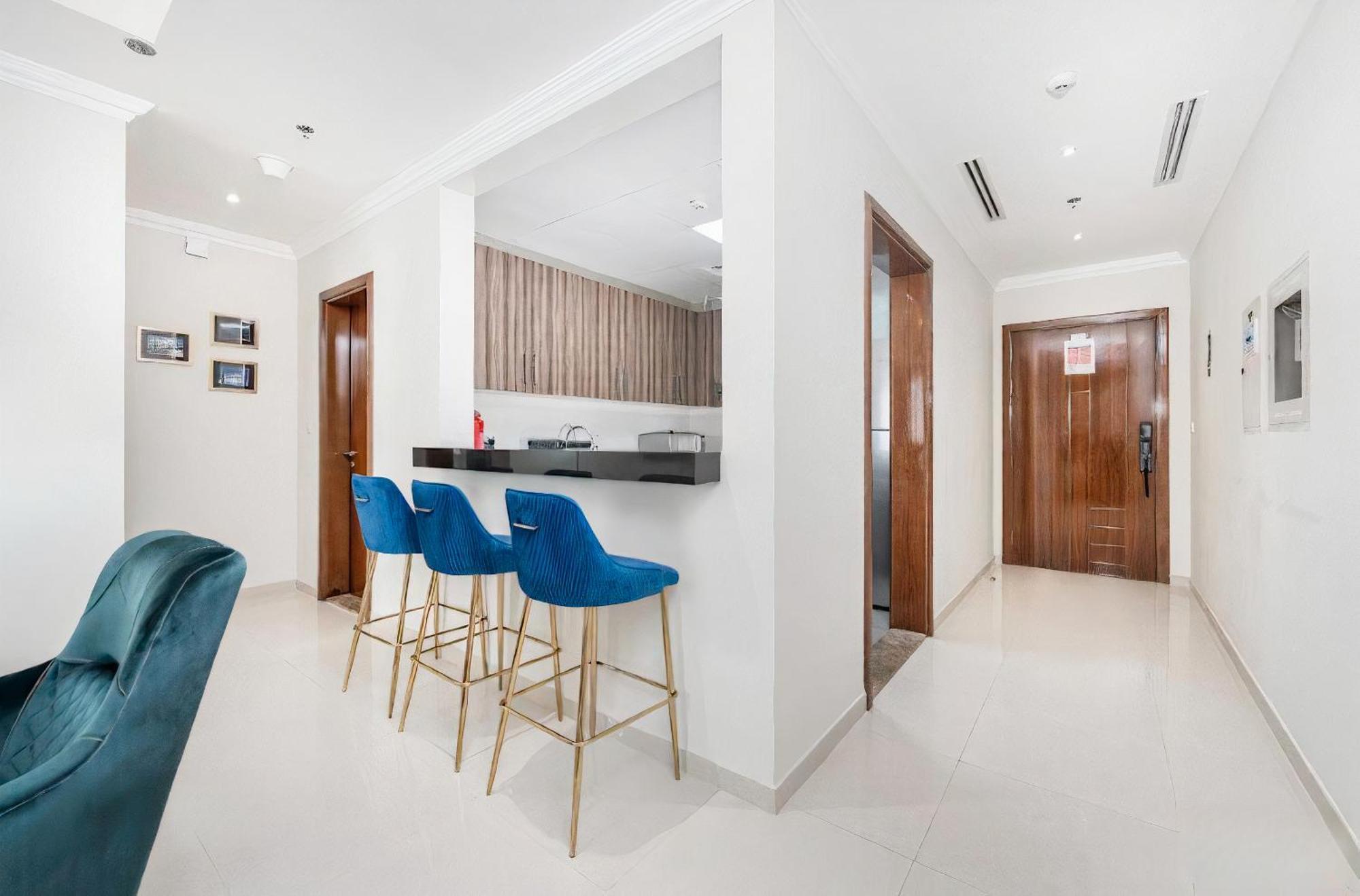 Dunya Tower Luxury And 2 Min Walk To Mall And Burj Khalifa In Heart Of Downtown *