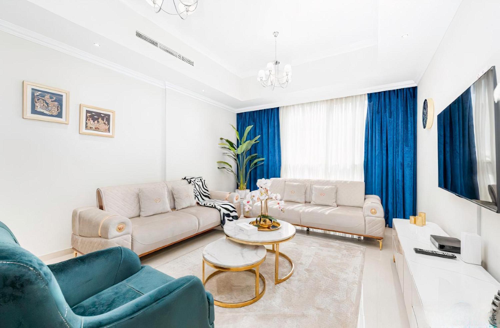 Dunya Tower Luxury And 2 Min Walk To Mall And Burj Khalifa In Heart Of Downtown