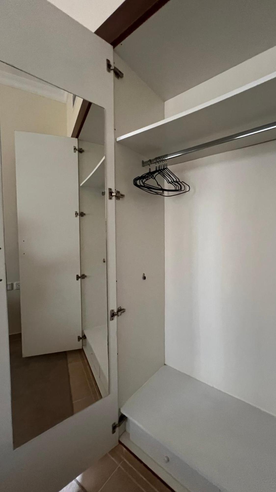 Pansiyon A Large Private With Attached Bathroom For A Female Only Dubai