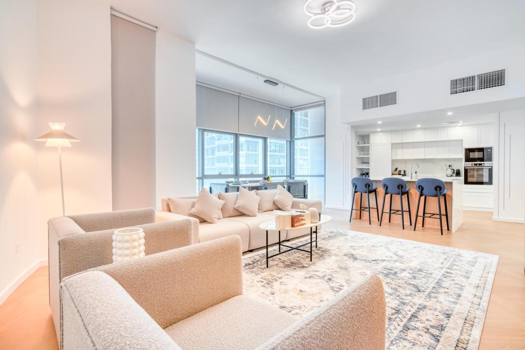Apartment Stylish Upgraded 3br Retreat In Marina *