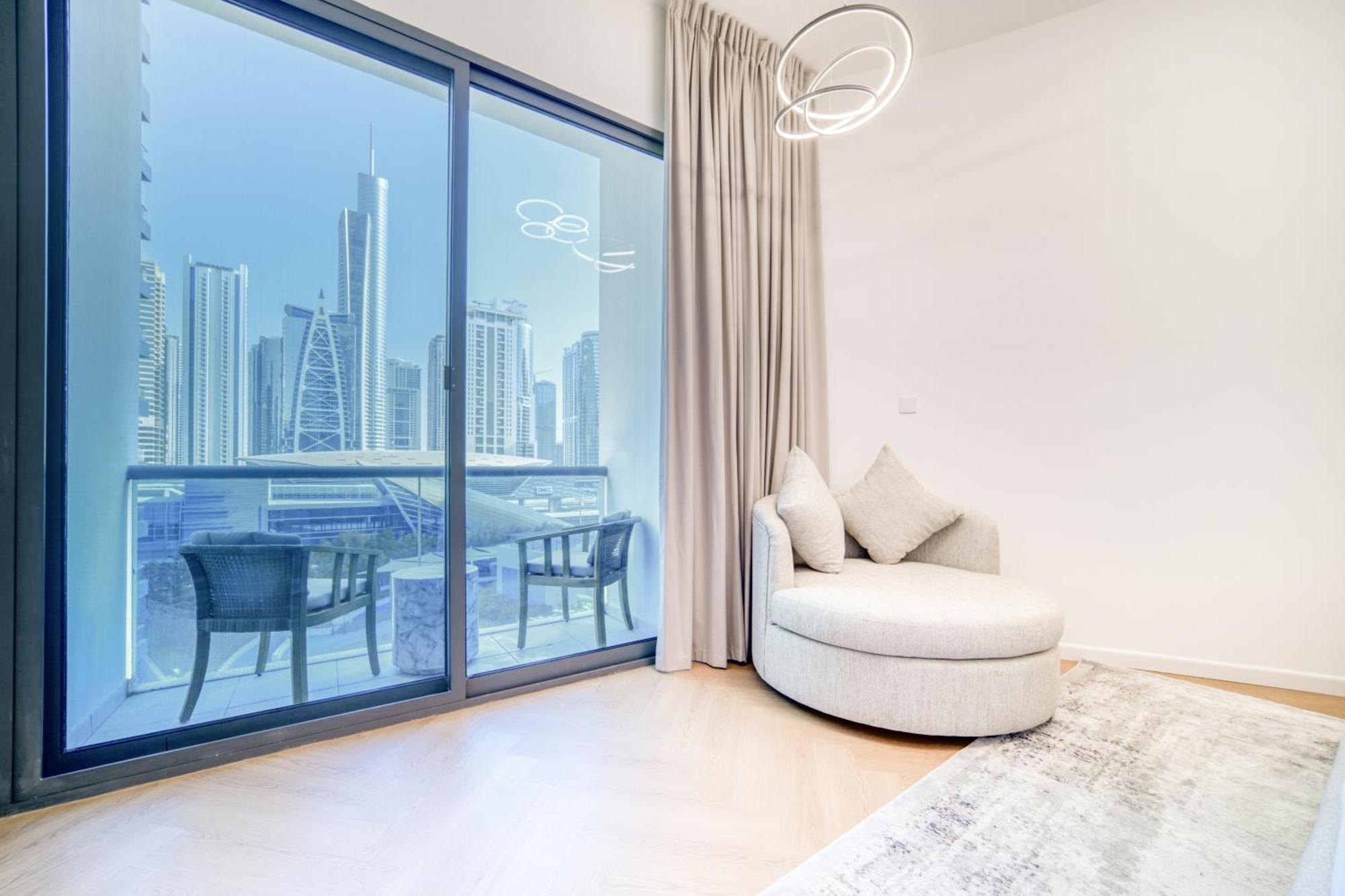 Stylish Upgraded 3br Retreat In Marina