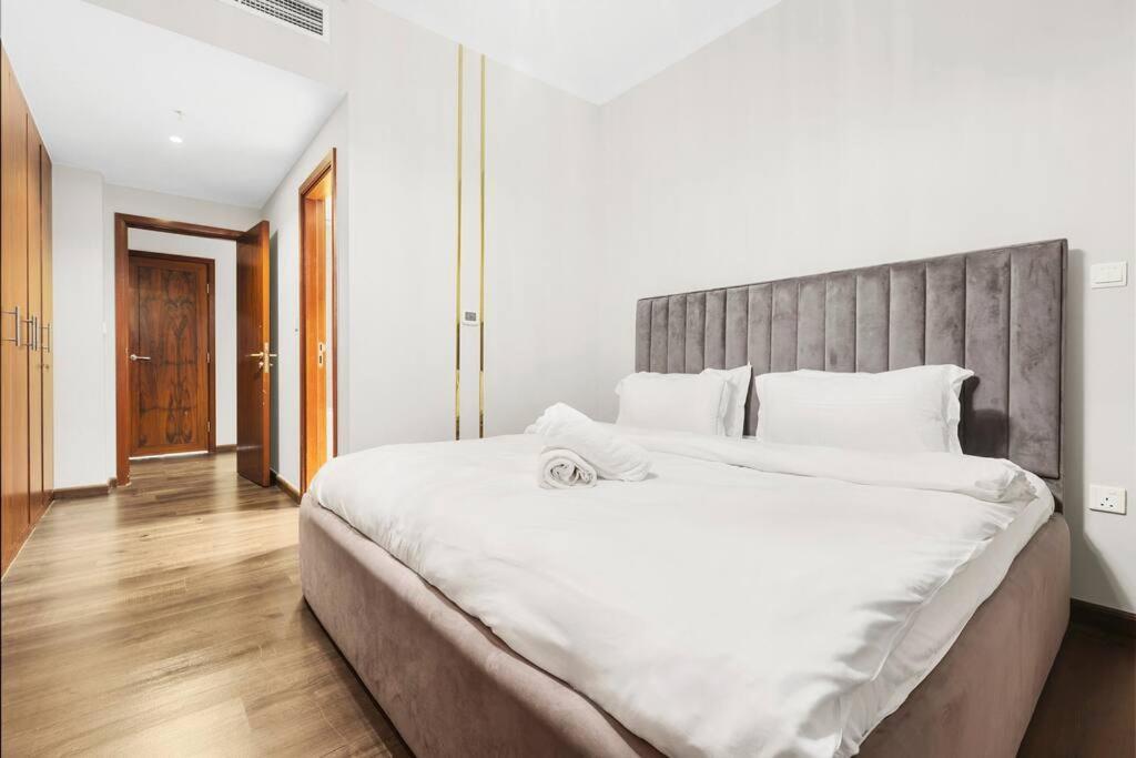 Walk To Burj Khalifa From This 2Br With Skyline Balcony View Apartment