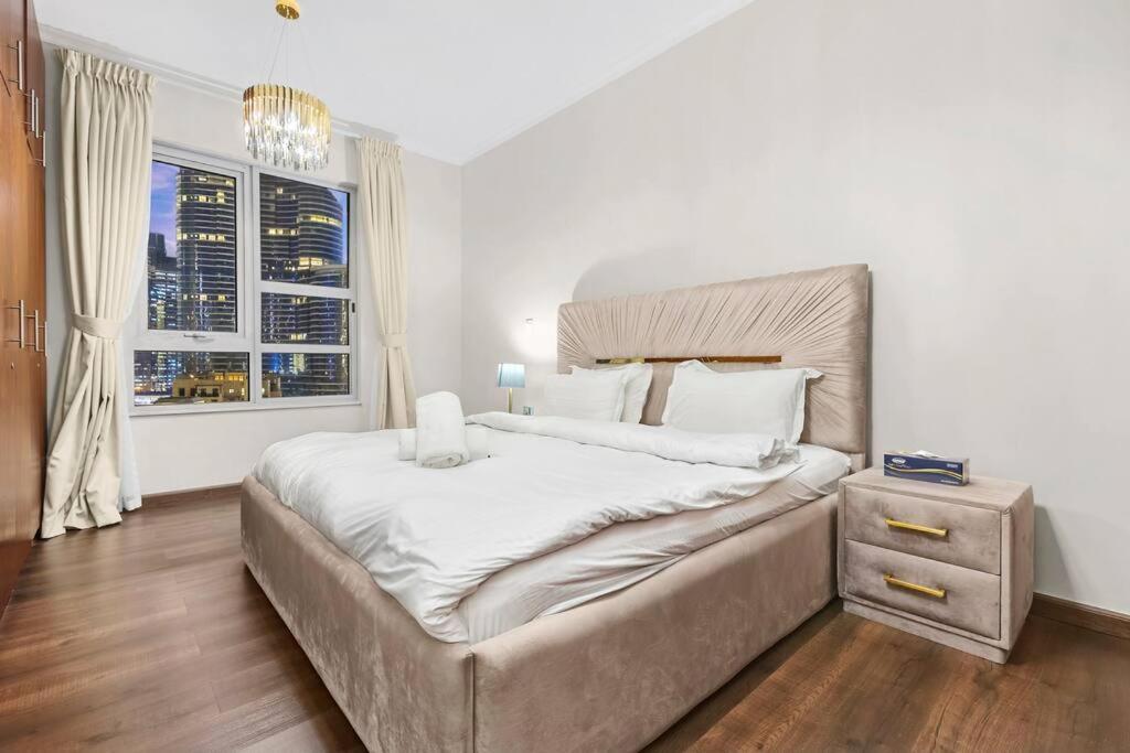 Walk To Burj Khalifa From This 2Br With Skyline Balcony View Dubai