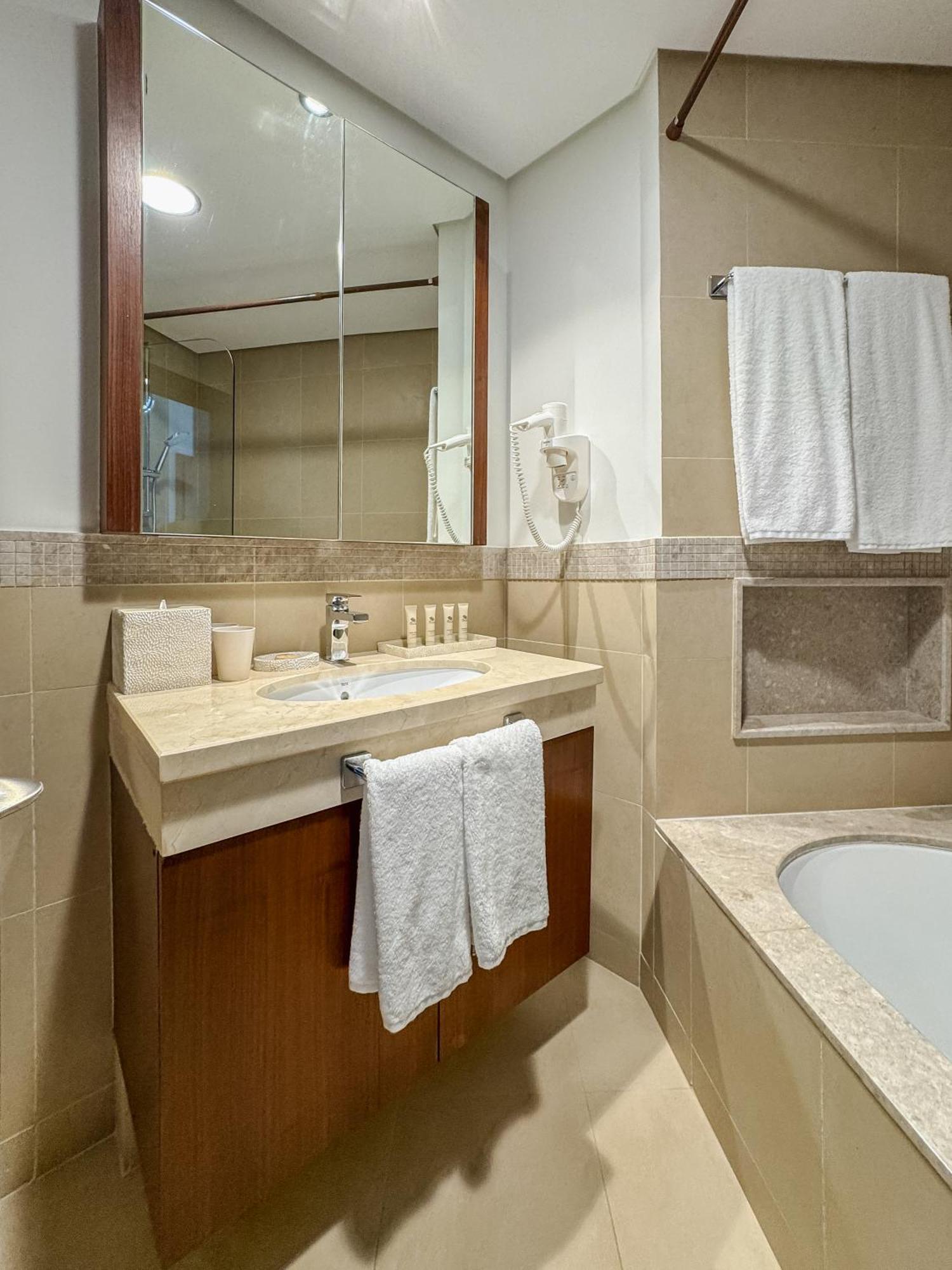 Apartment Mall Direct Access - Burj Vista Dubai