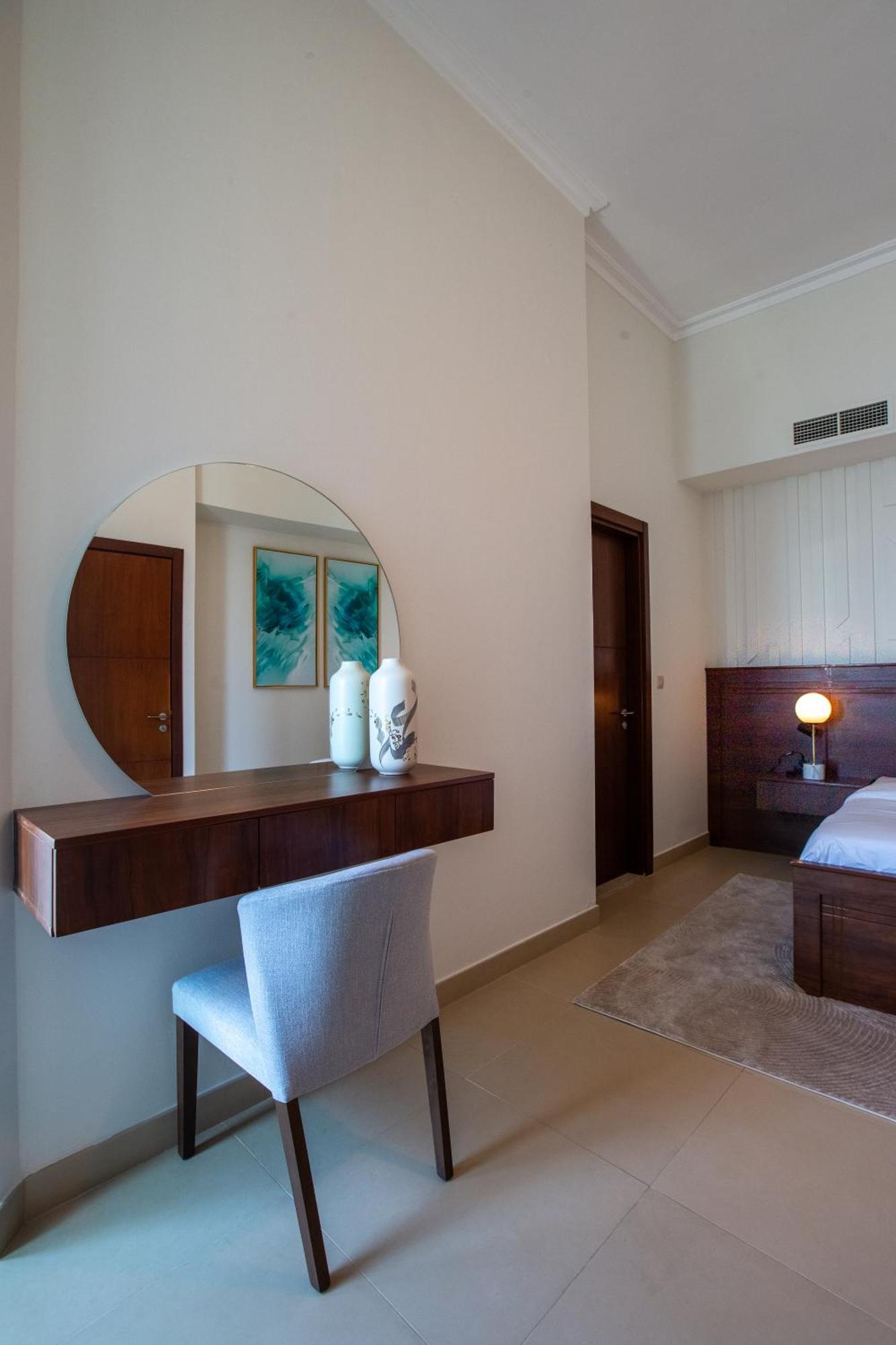 Mall Direct Access - Burj Vista Apartment