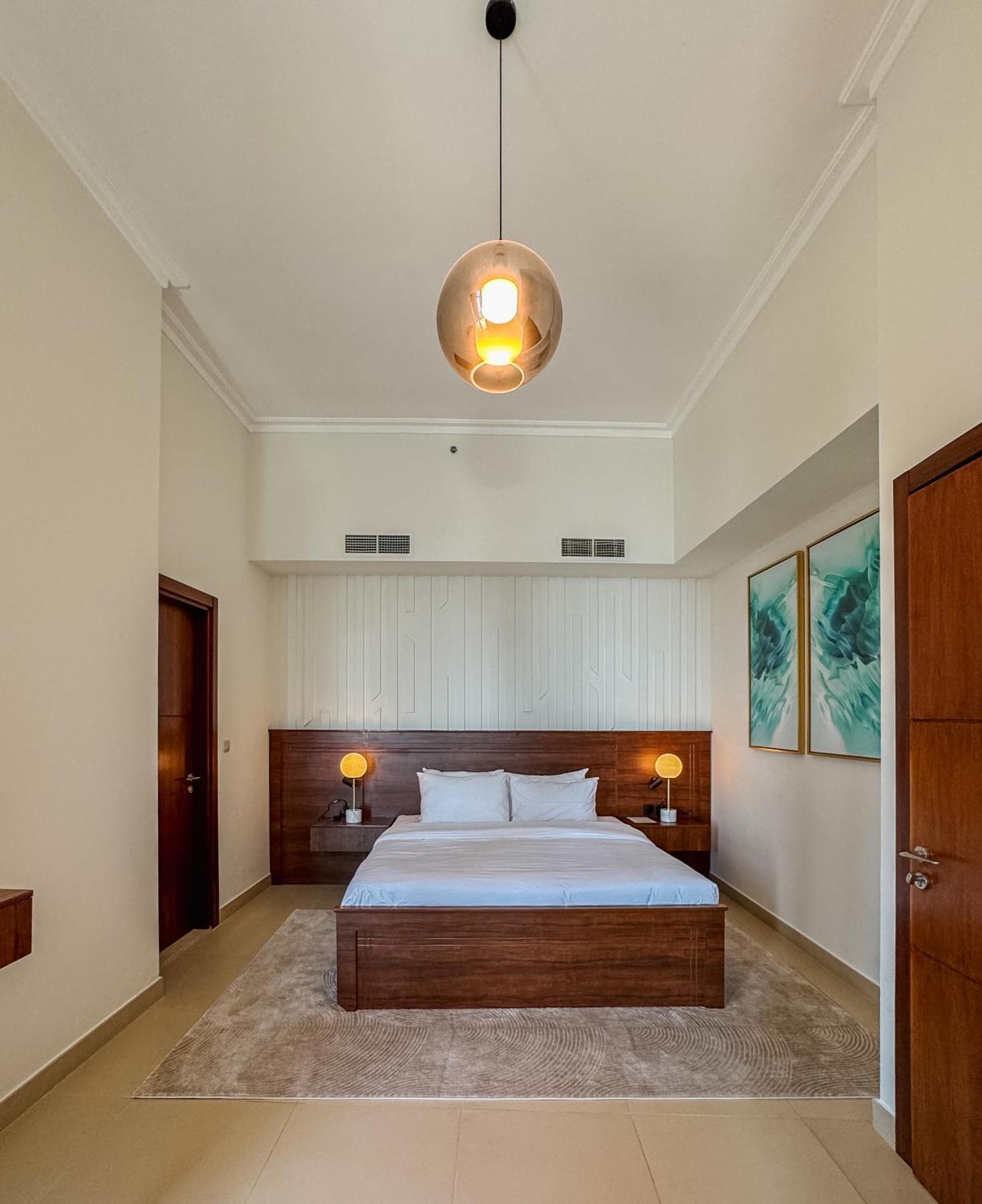 Mall Direct Access - Burj Vista Apartment