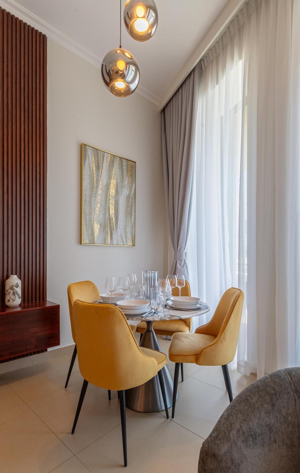 Mall Direct Access - Burj Vista Apartment Dubai