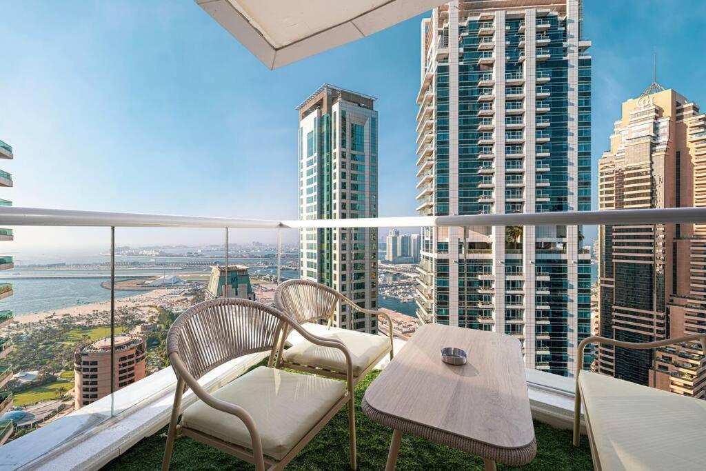 Apartment Prime Jbr Luxury Living With & Palm Views Dubai