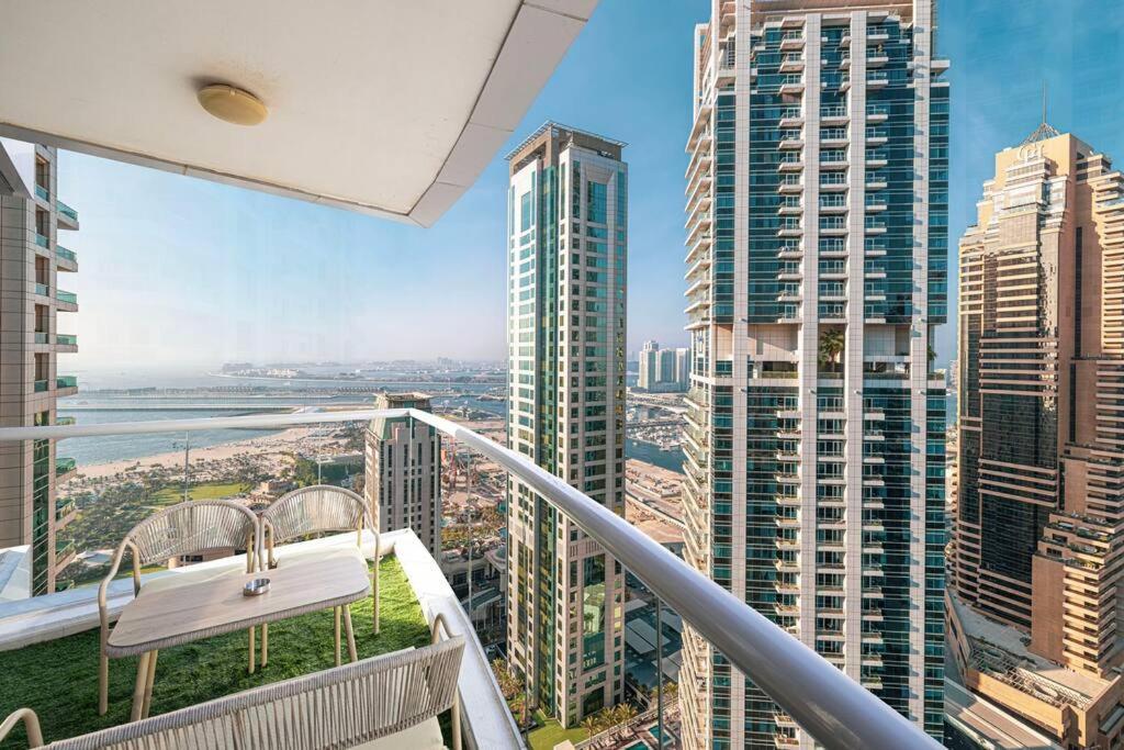 Prime Jbr Luxury Living With & Palm Views *