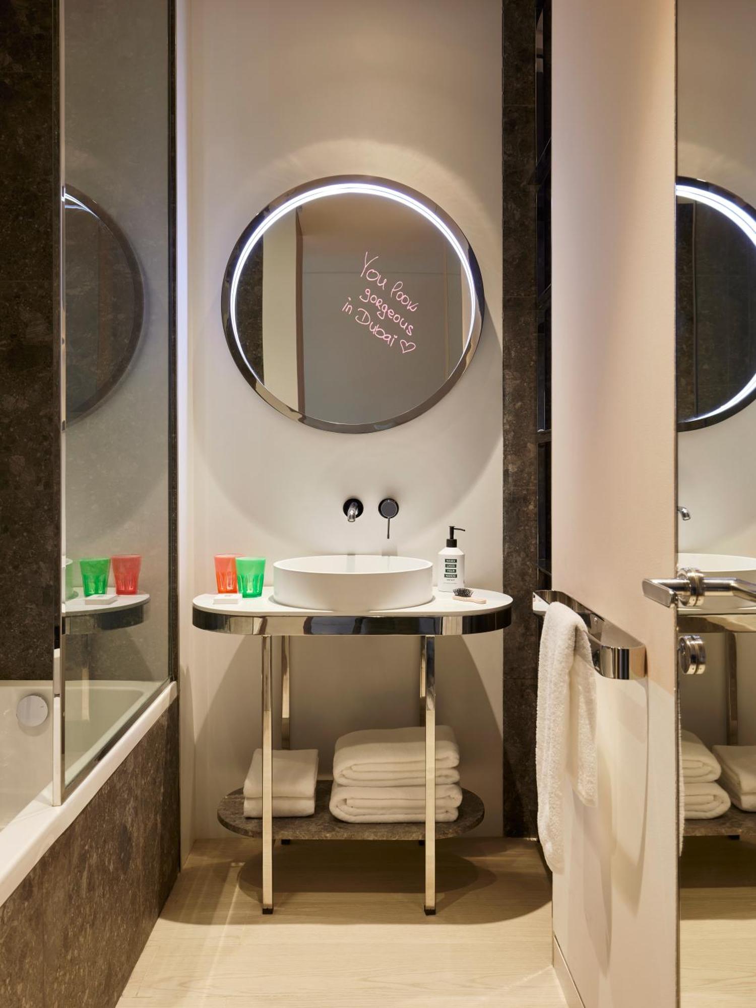 Hotel Mama Shelter 4*