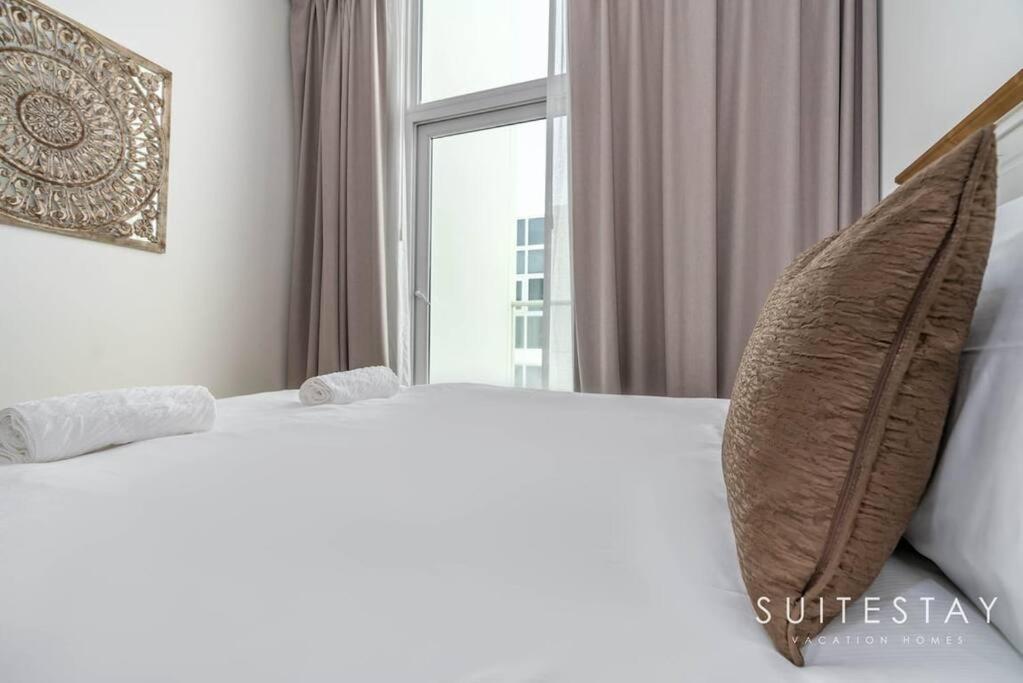 Spacious New Build In Residential Community *