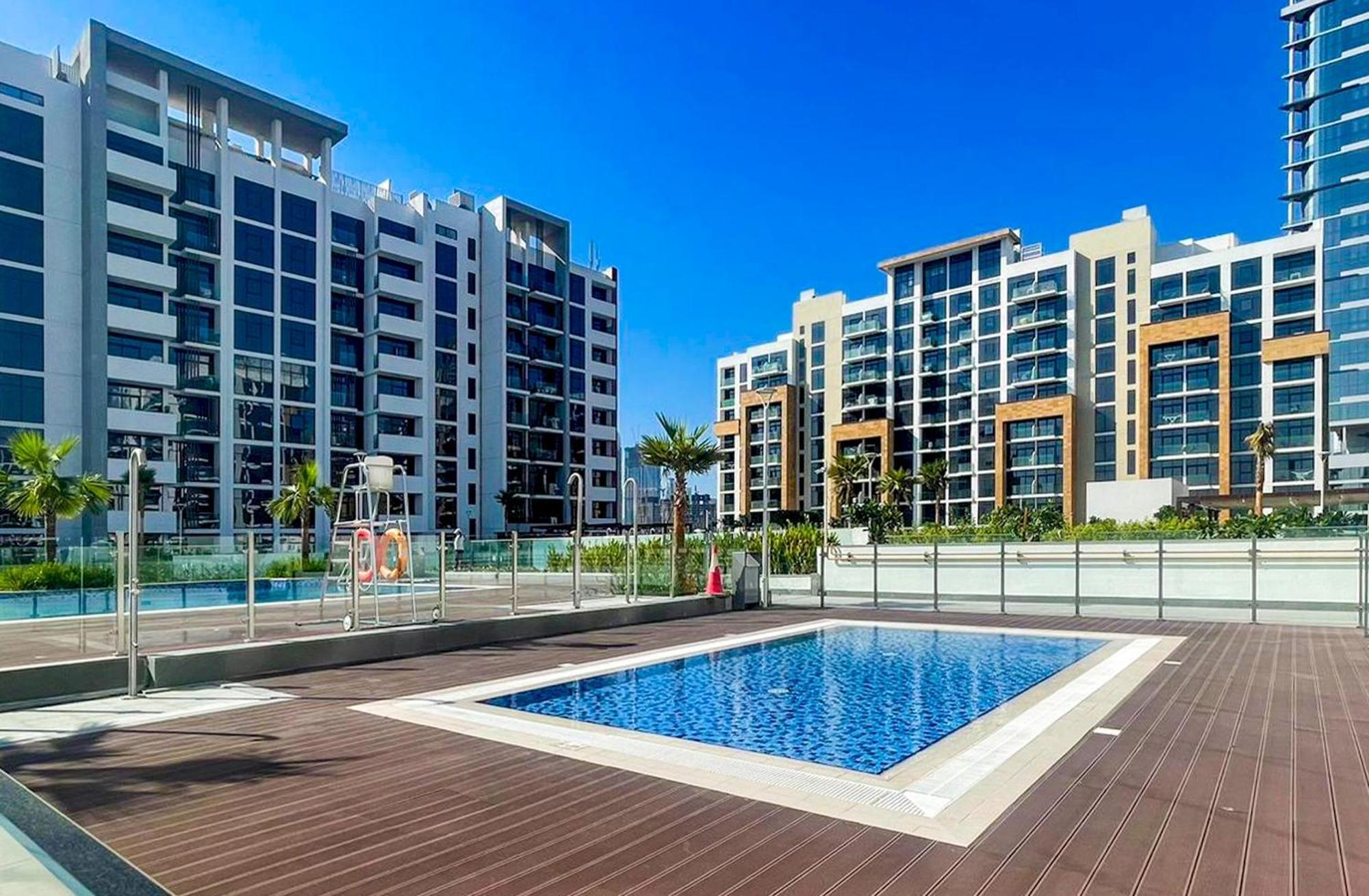 Elite Lux Homes - Sleek In Azizi Riviera Prime Location Daire