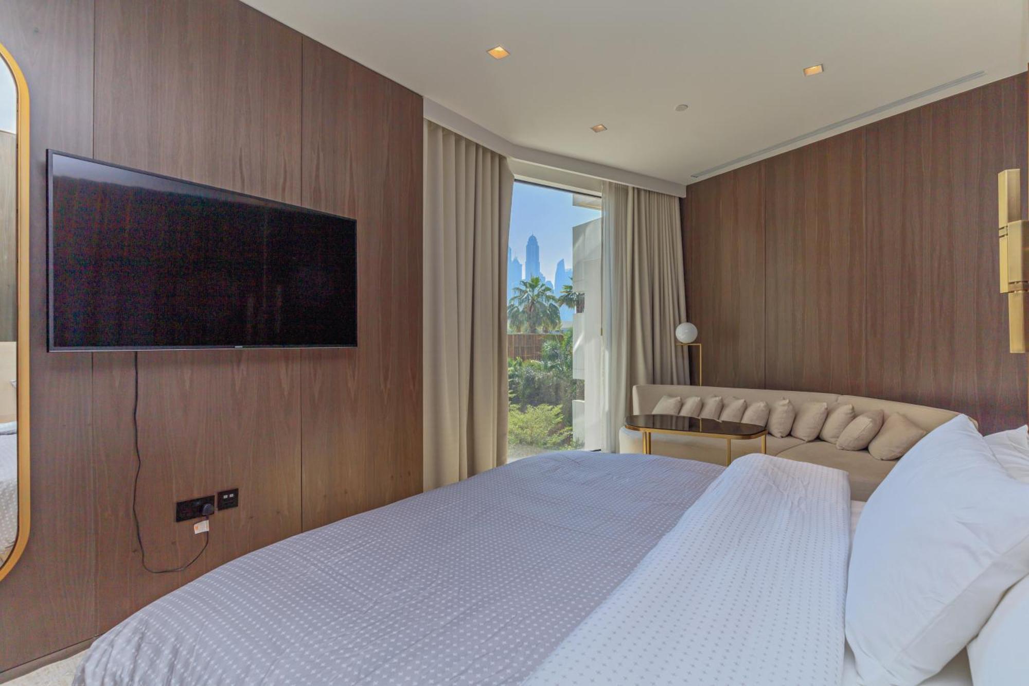 Luxury 3bdr Apartment, Pool & Access Dubai