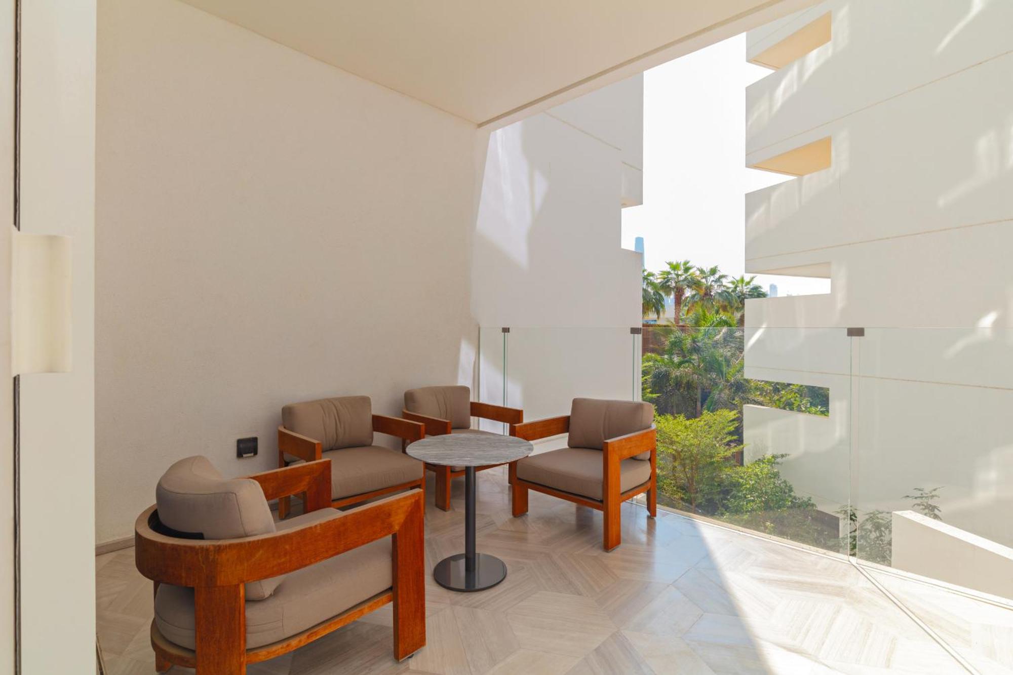 Luxury 3bdr Apartment, Pool & Access Apartment