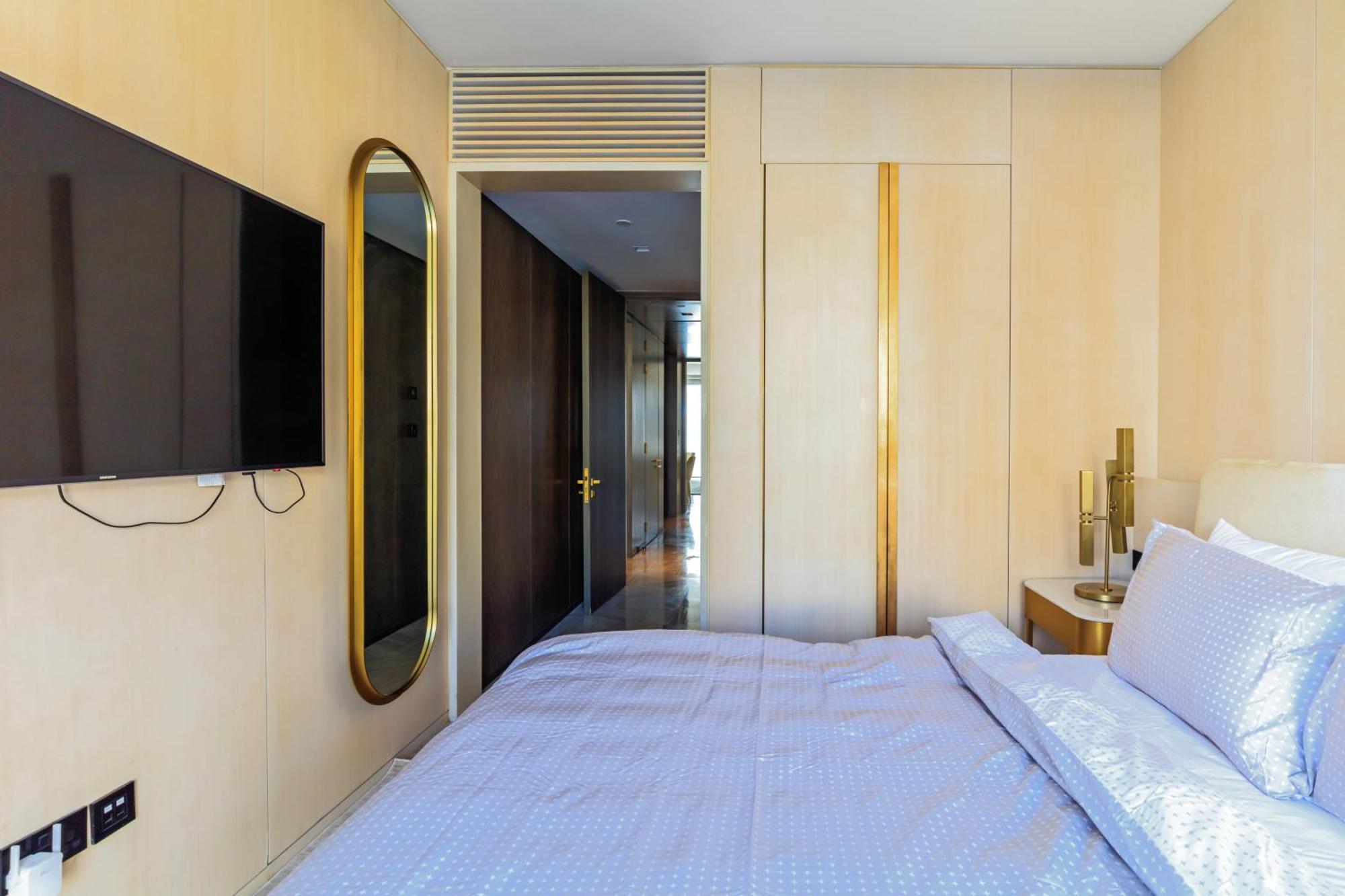 Apartment Luxury 3bdr Apartment, Pool & Access Dubai
