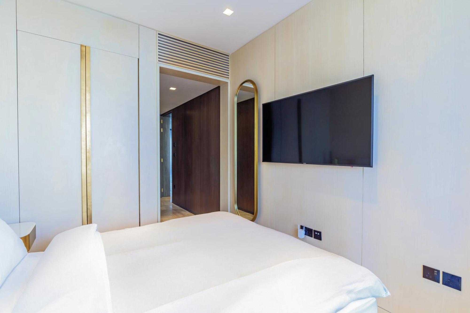 Luxury 3bdr Apartment, Pool & Access Apartment