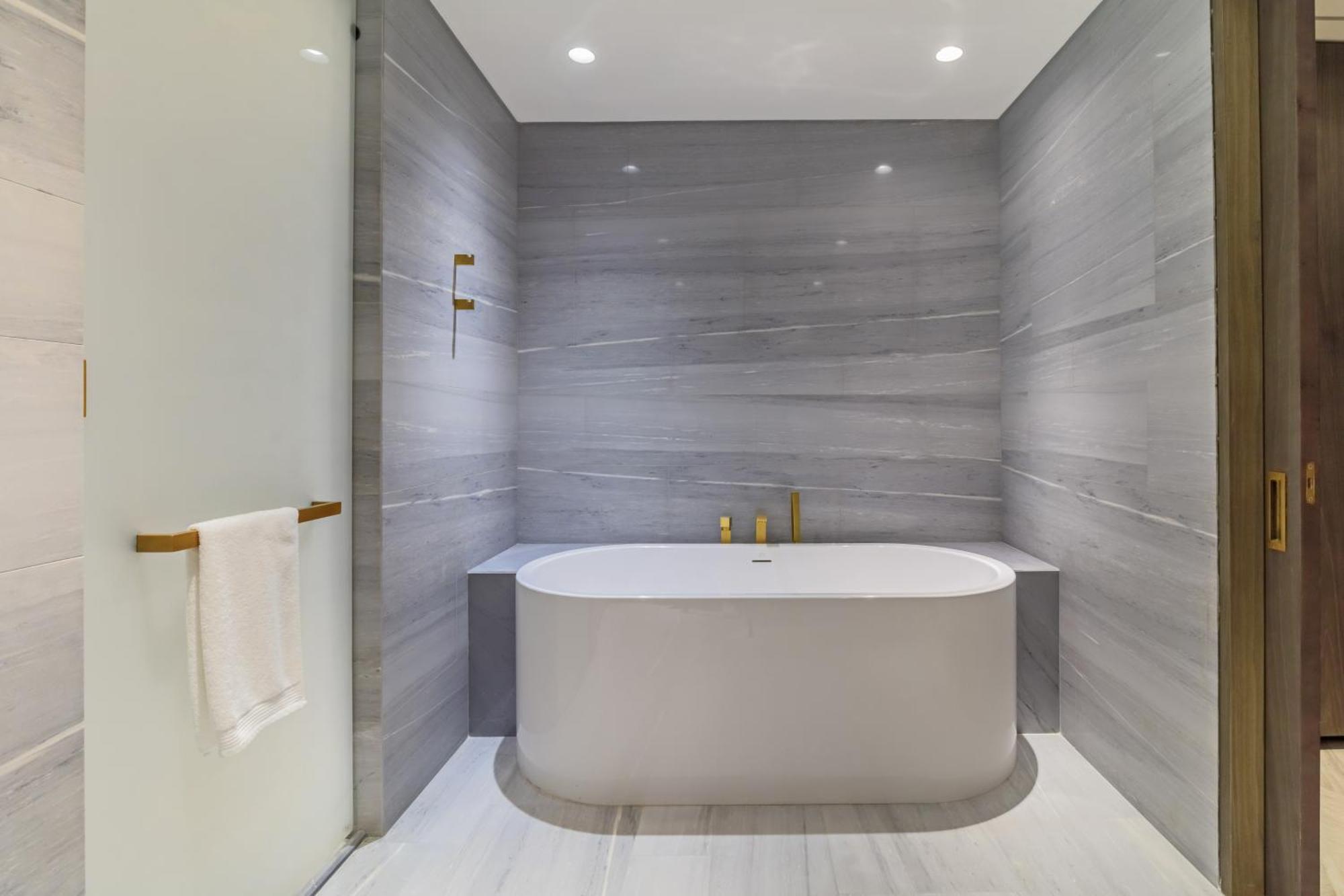 Luxury 3bdr Apartment, Pool & Access Dubai