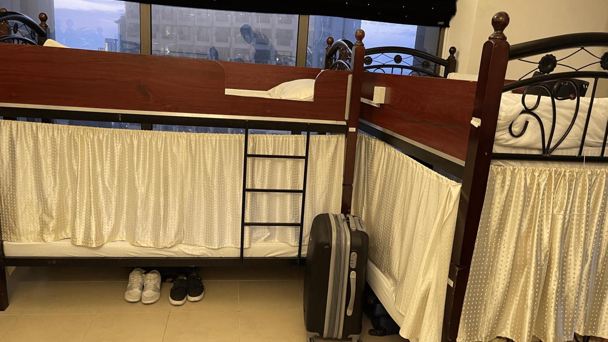 Sea Breeze Jbr Capsule hotel *