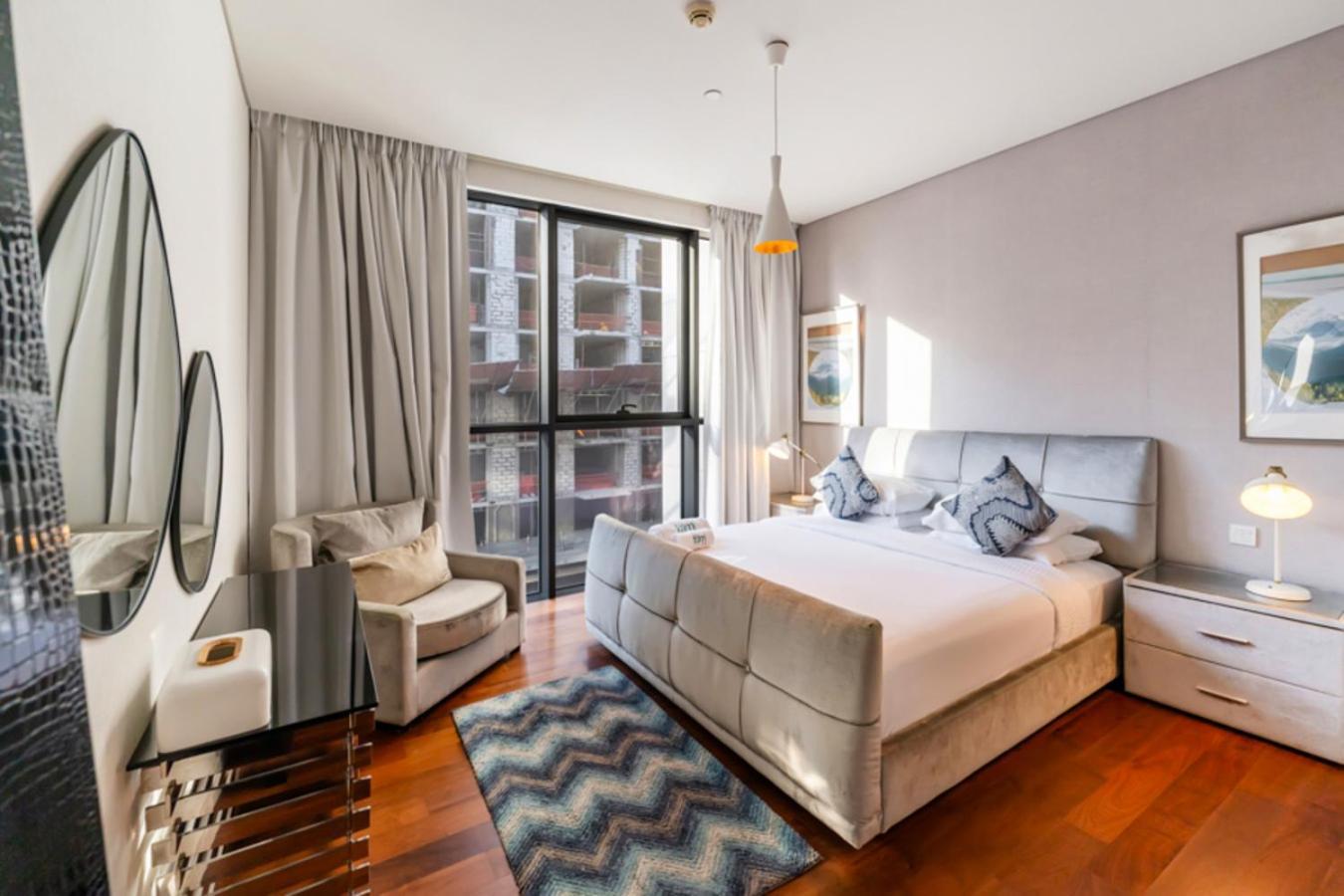 Fam Living - Walk - Urban Staycations Daire *