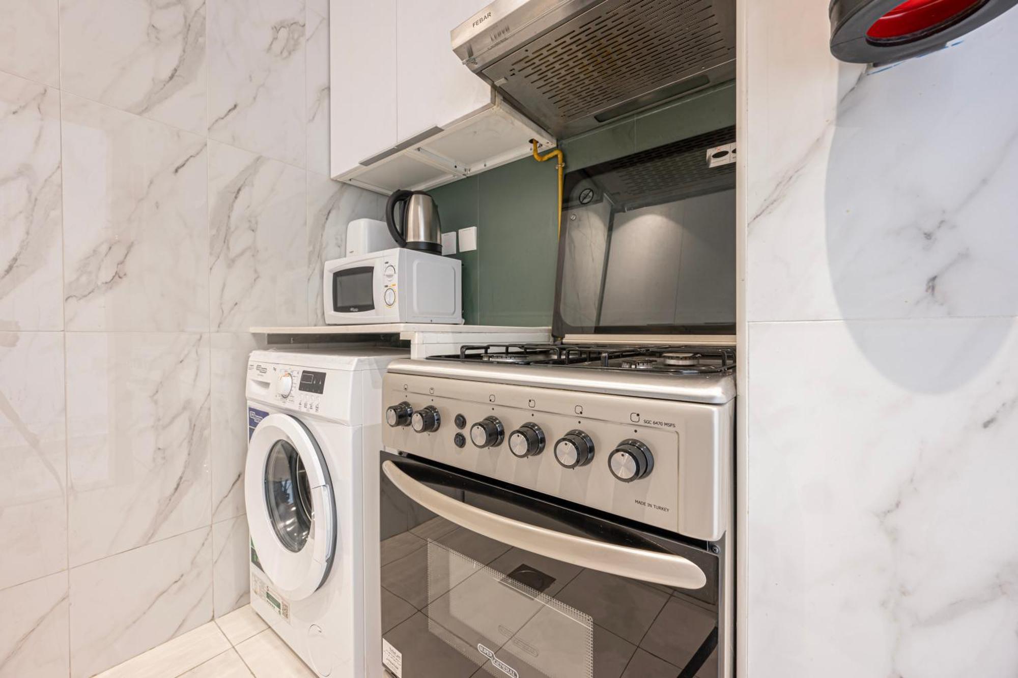 Daire Luxury In Dubailand - *