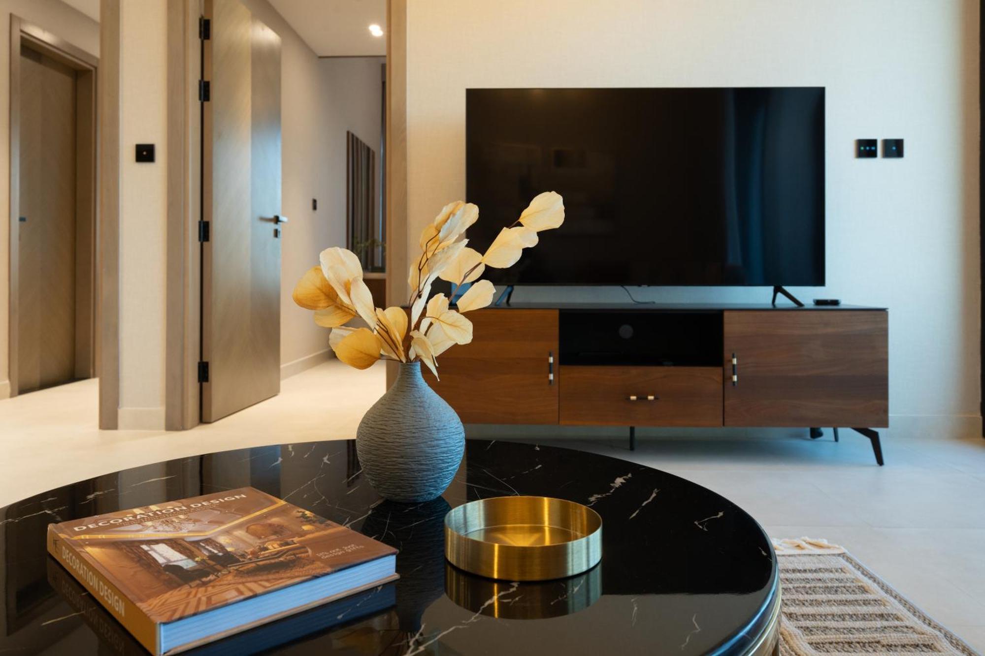 Keyrock Living - Luxury Furnished 2 Bedroom In Business Bay With Jacuzzi - Binghatti Canal Apartment Dubai