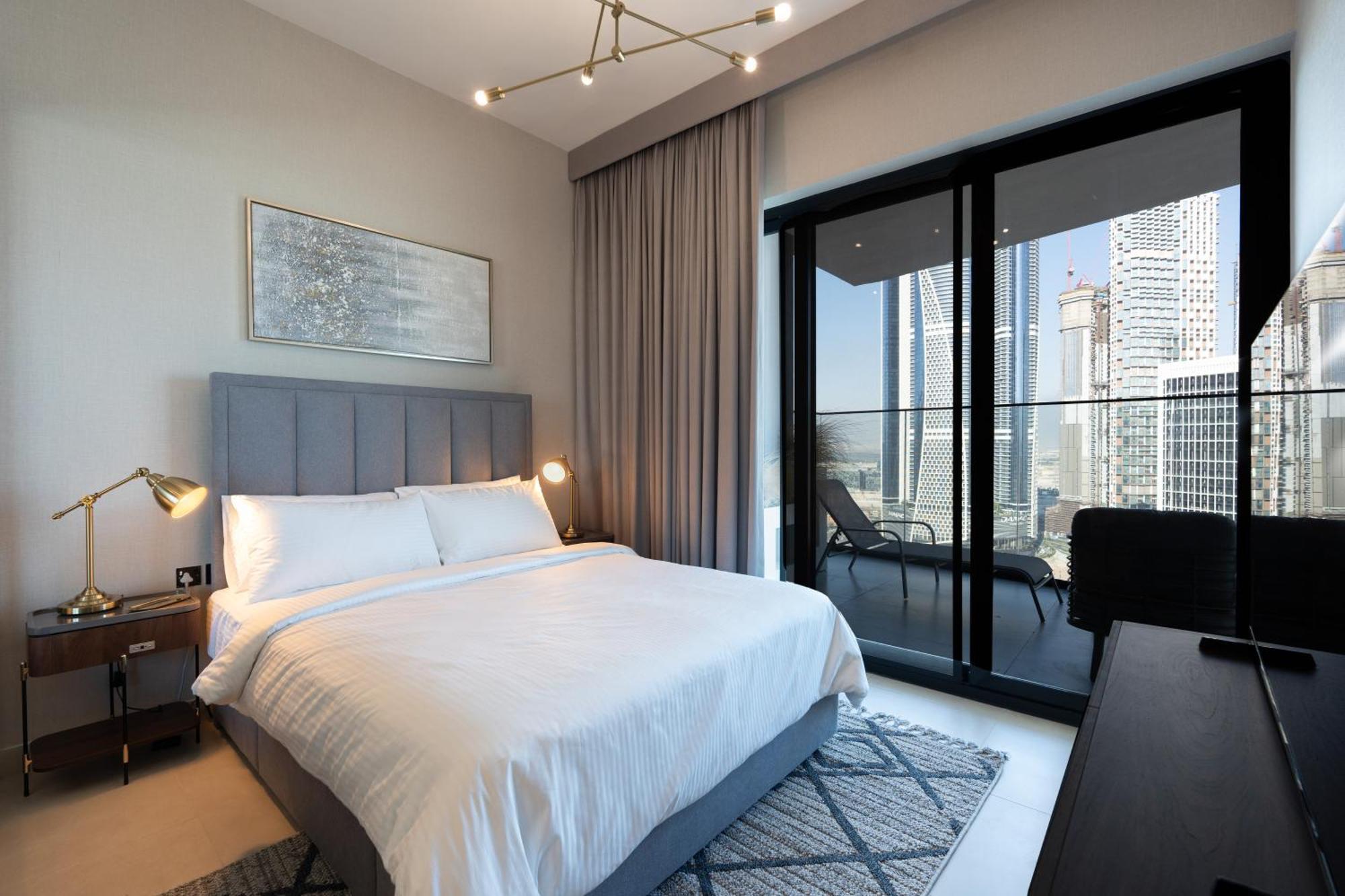 Keyrock Living - Luxury Furnished 2 Bedroom In Business Bay With Jacuzzi - Binghatti Canal Apartment *