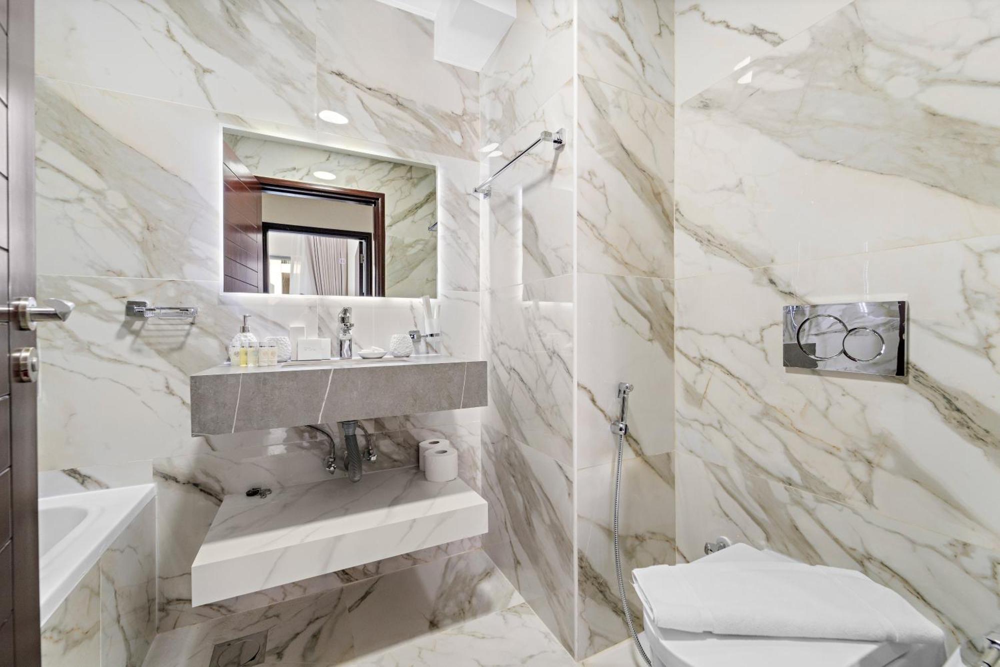 Apartment Boulevard 2 By Luxstay Homes