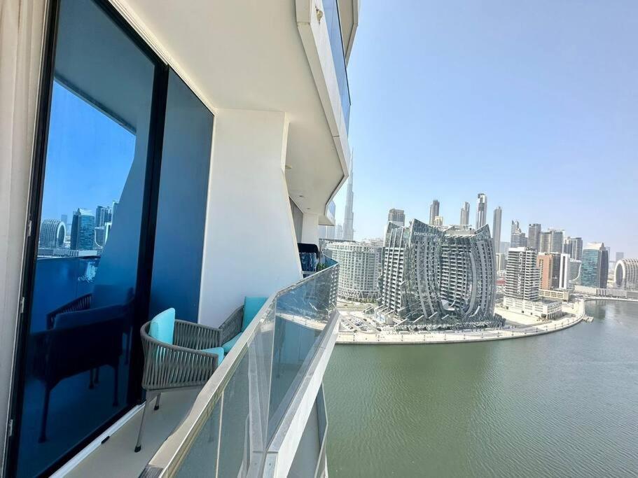 Modern Furnished With Canal View , High Floor *