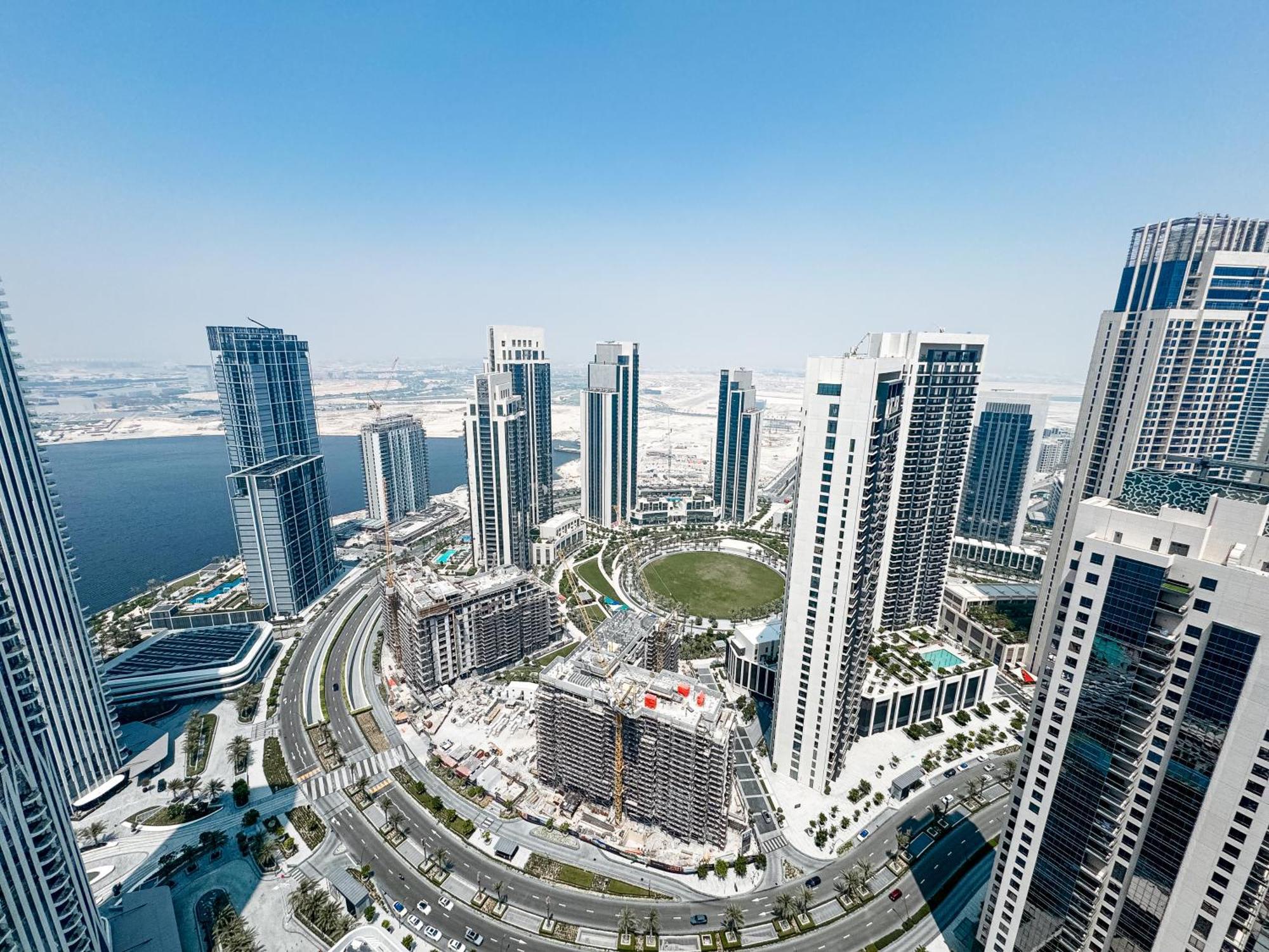 Apartment Like - 4104 Contemporary 2bhk With Amazing Views