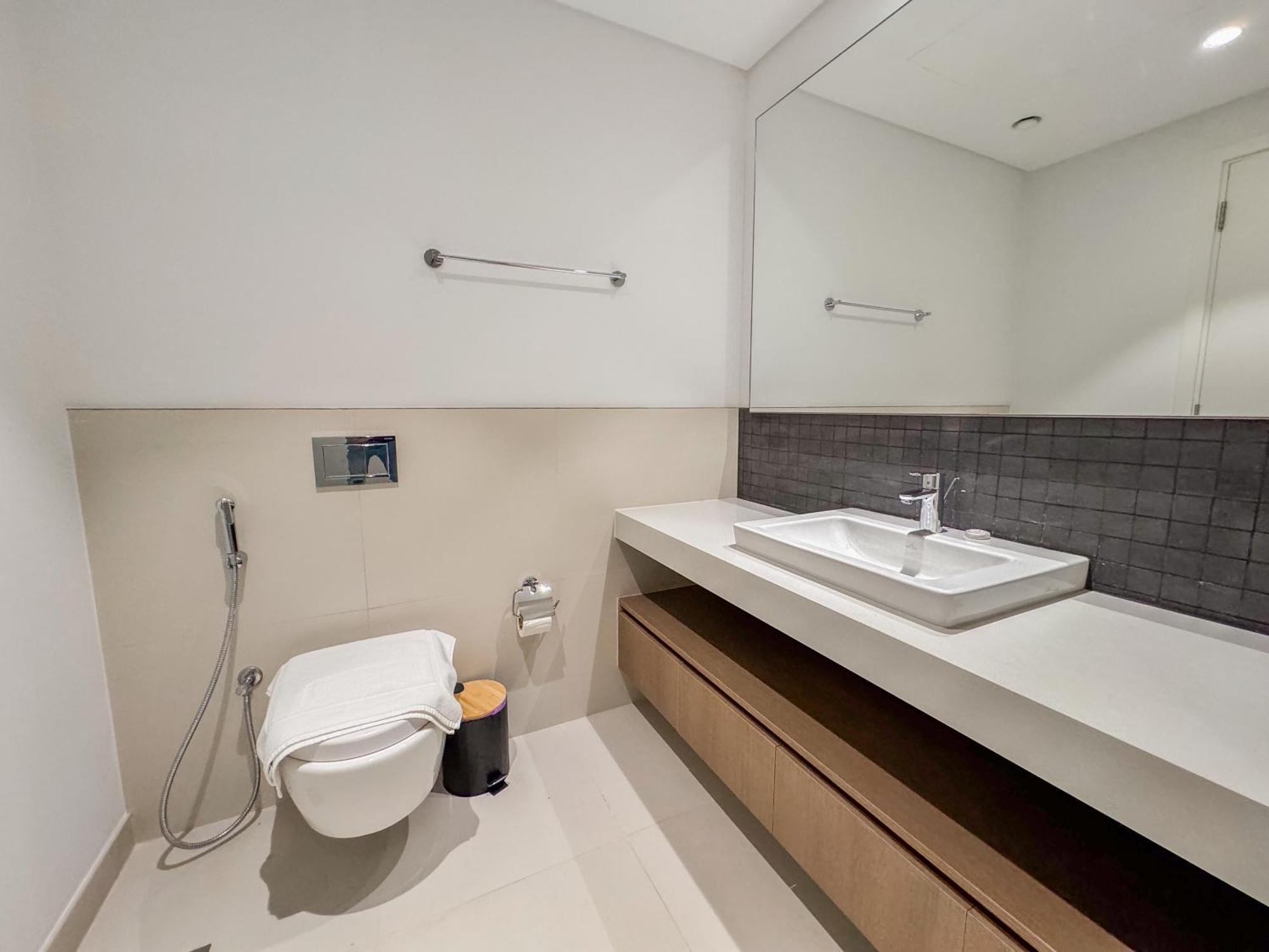 Like - 4104 Contemporary 2bhk With Amazing Views * Dubai