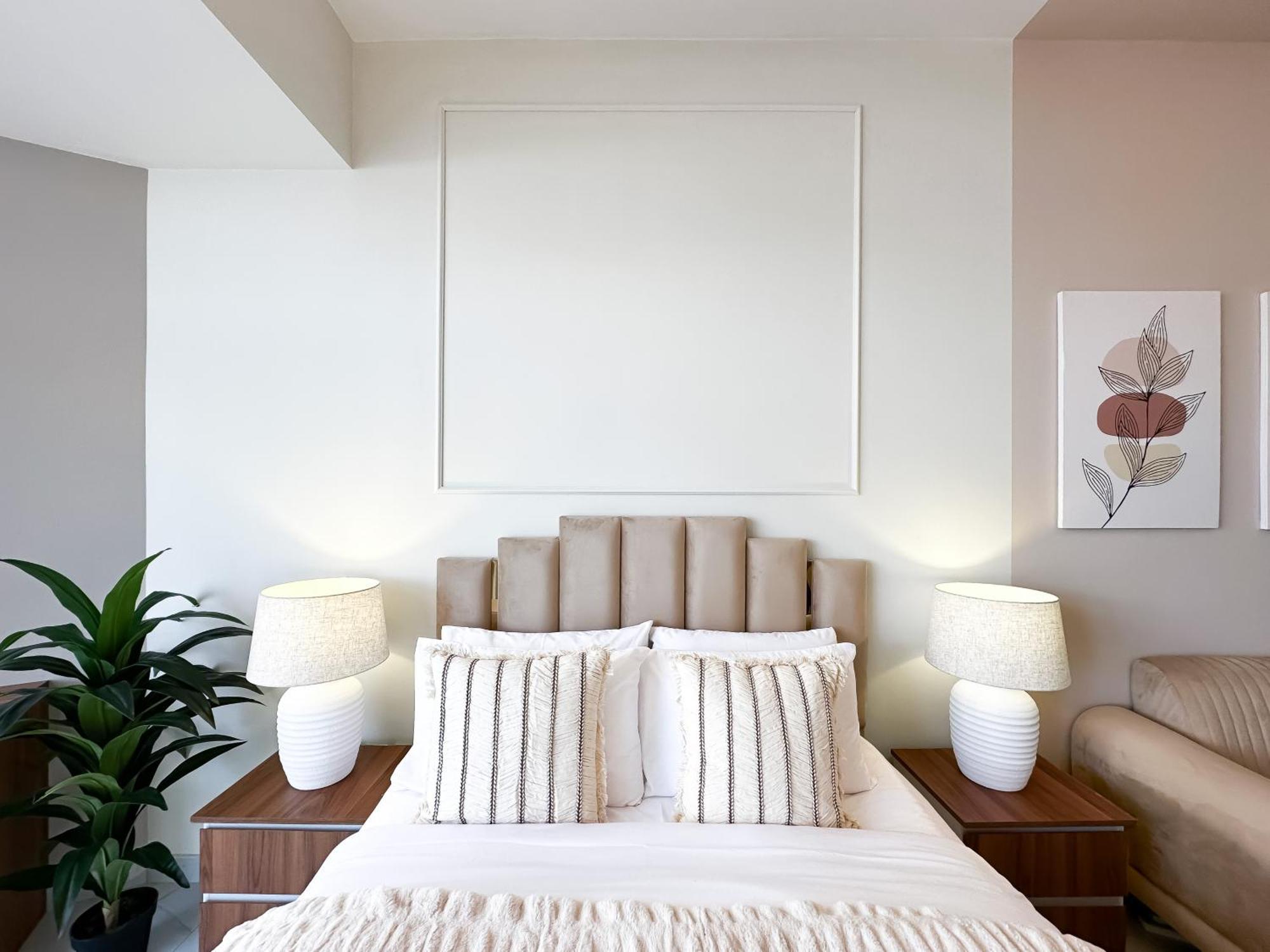 Trophy-amazing Canal Views Lux In Busbay *