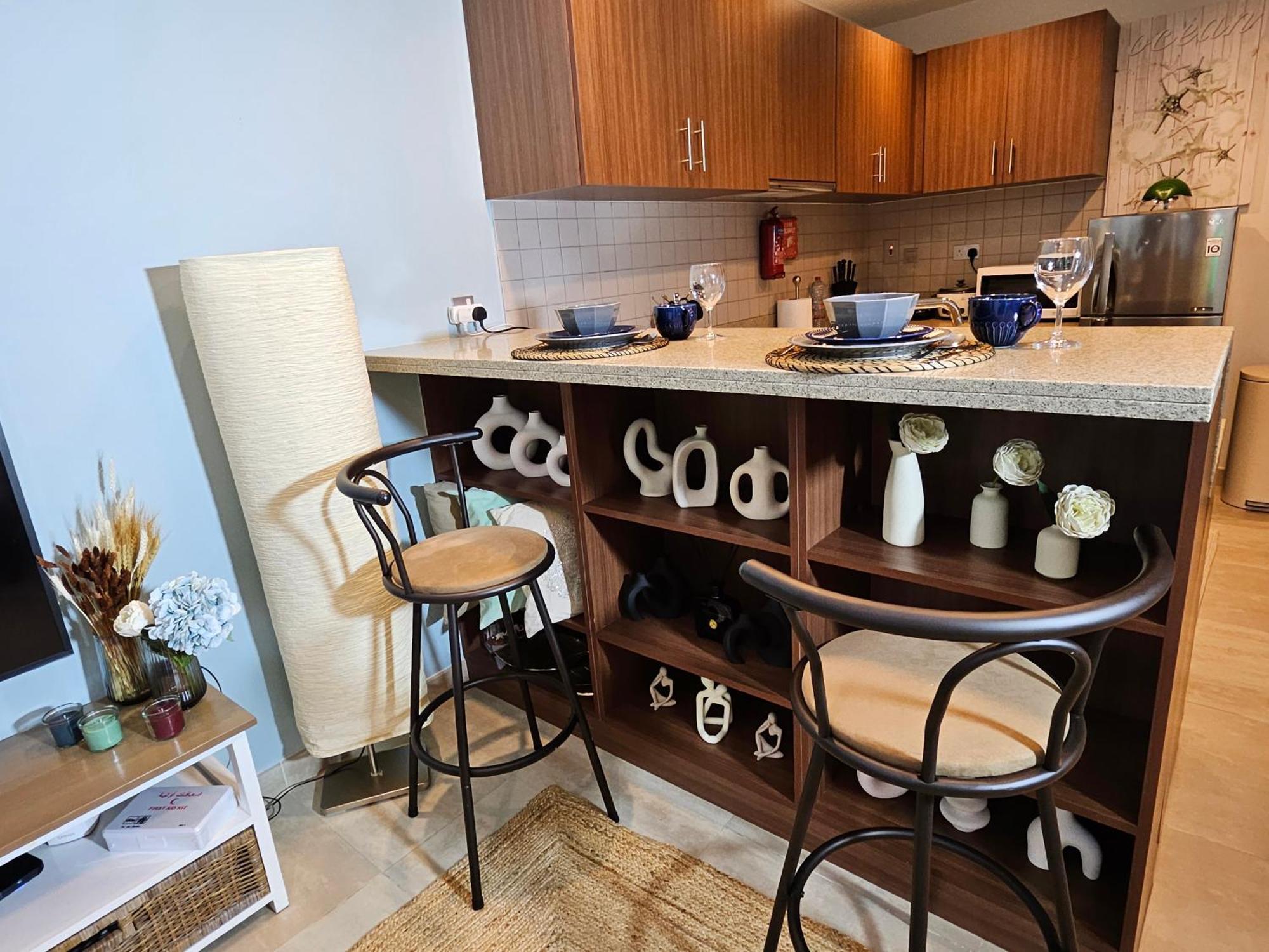 Modern Jbr With & Pool Access - Marina Apartamento