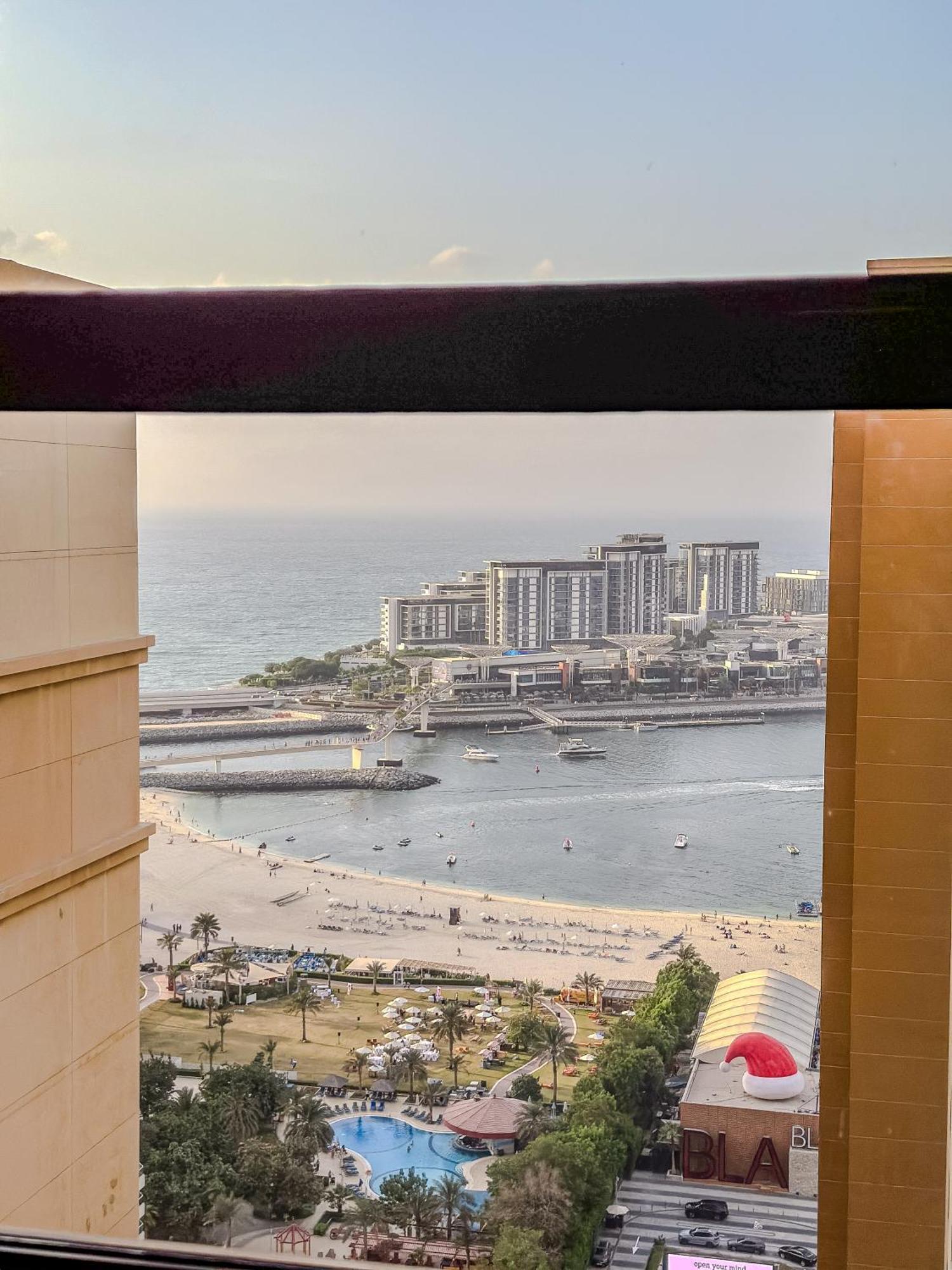 Chic 2br Beachfront At Amwaj 4