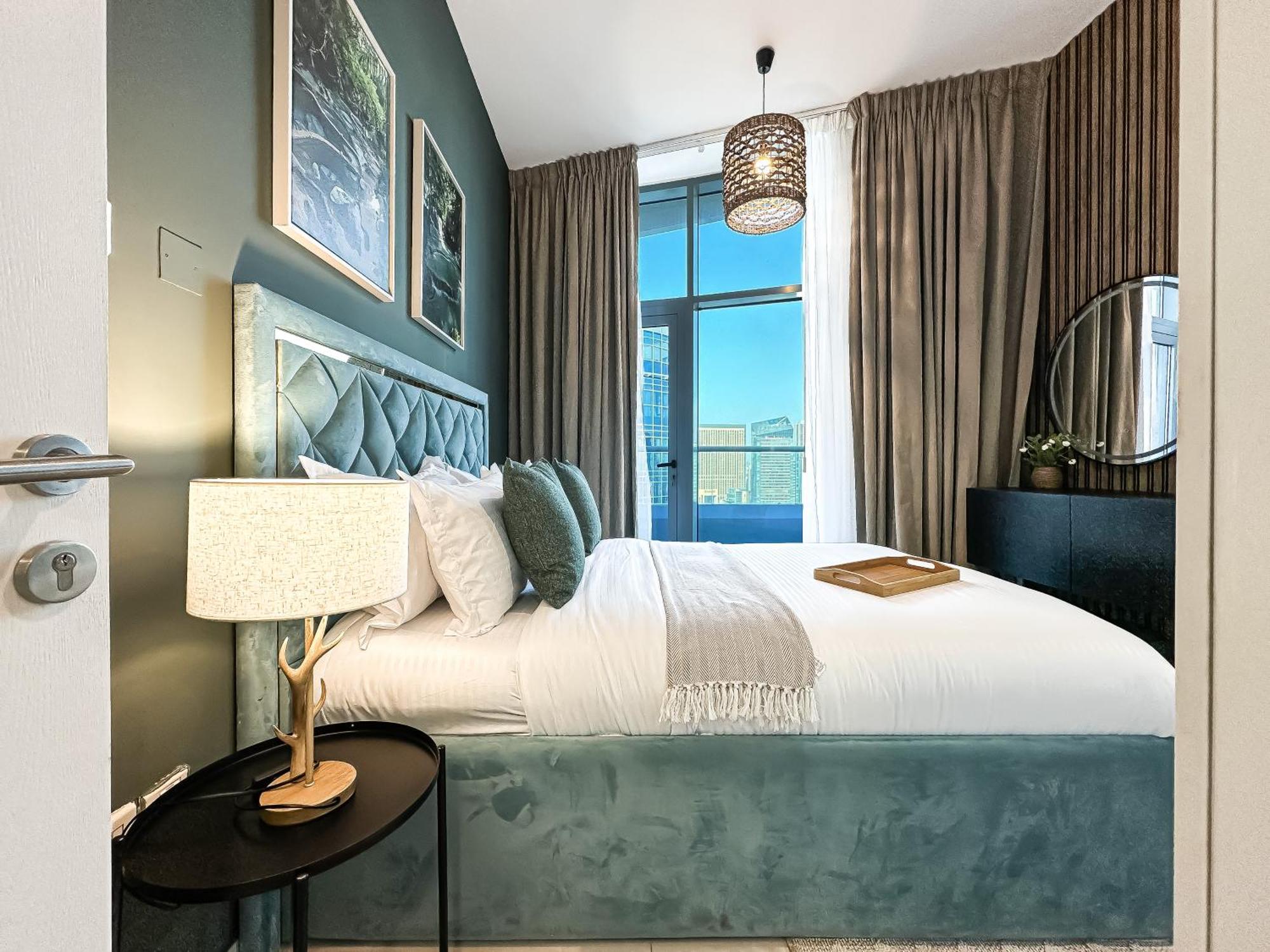 Trophy - Luxury Waterfront 2br With Big Terrace Full Marina Canal Views