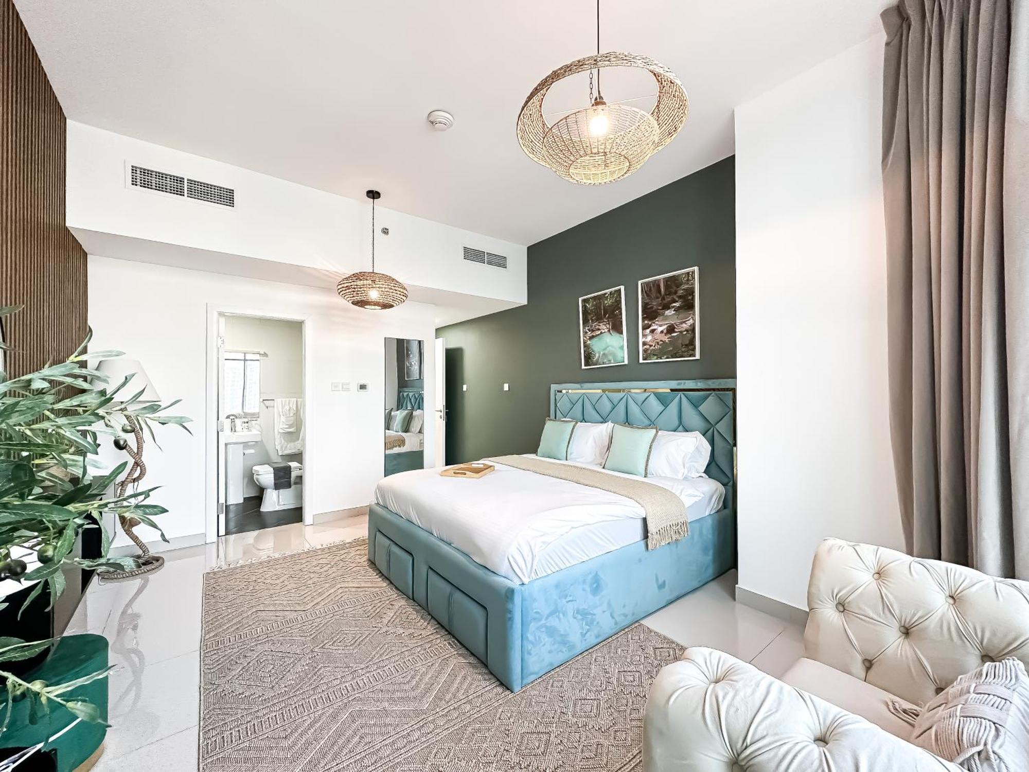Trophy - Luxury Waterfront 2br With Big Terrace Full Marina Canal Views