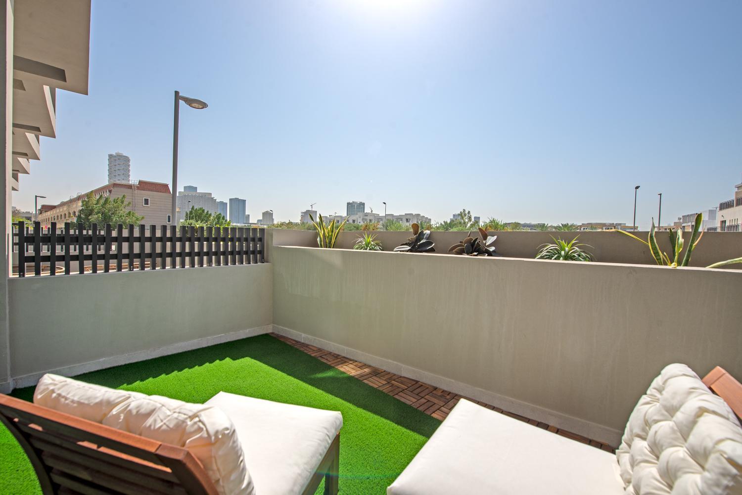 Top-notch With Large Terrace In Jvc Apartment *