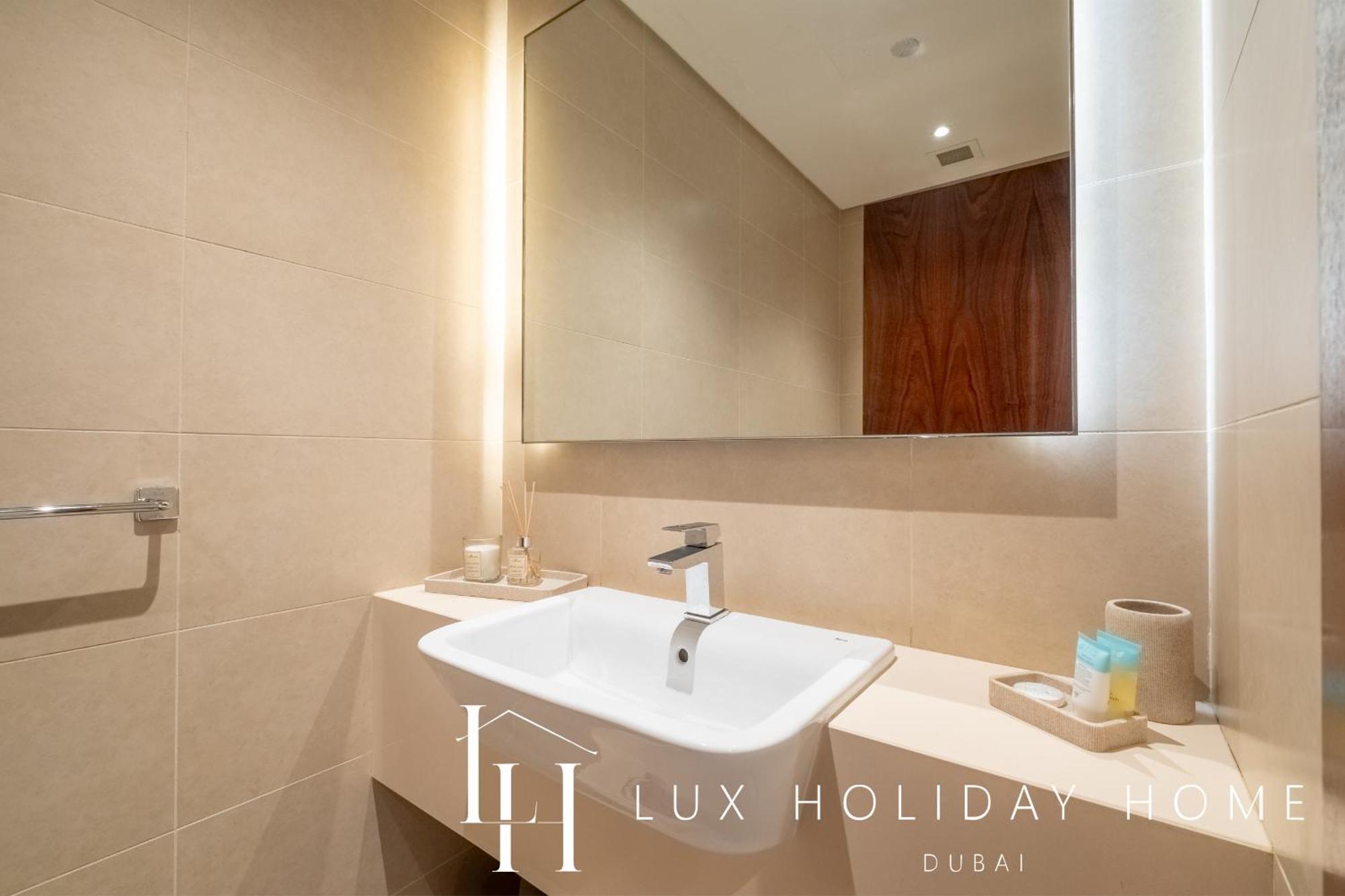 Lux The Marina Gate Sea View 2 Dubai