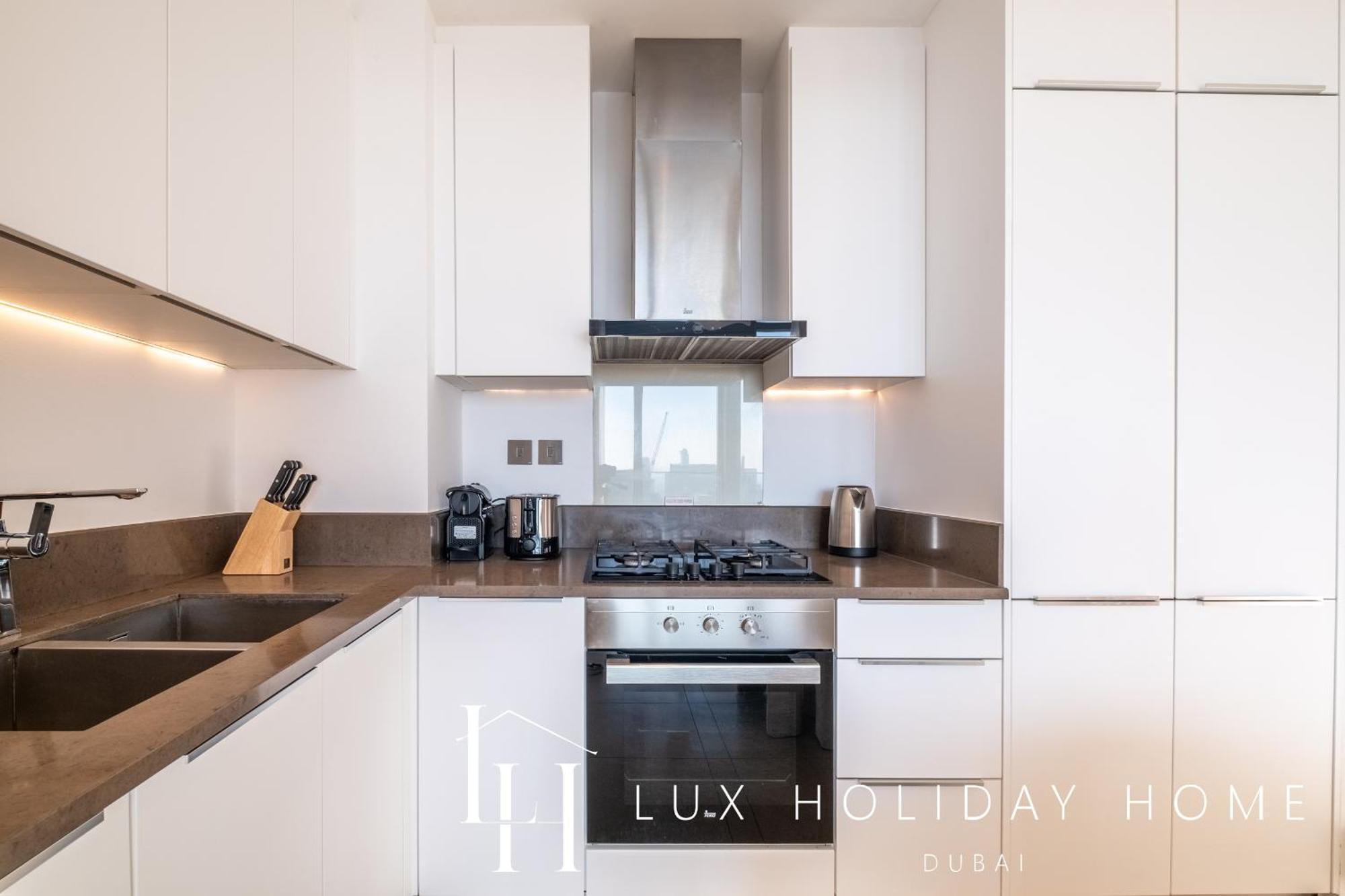 Lux The Marina Gate Sea View 2 Apartment