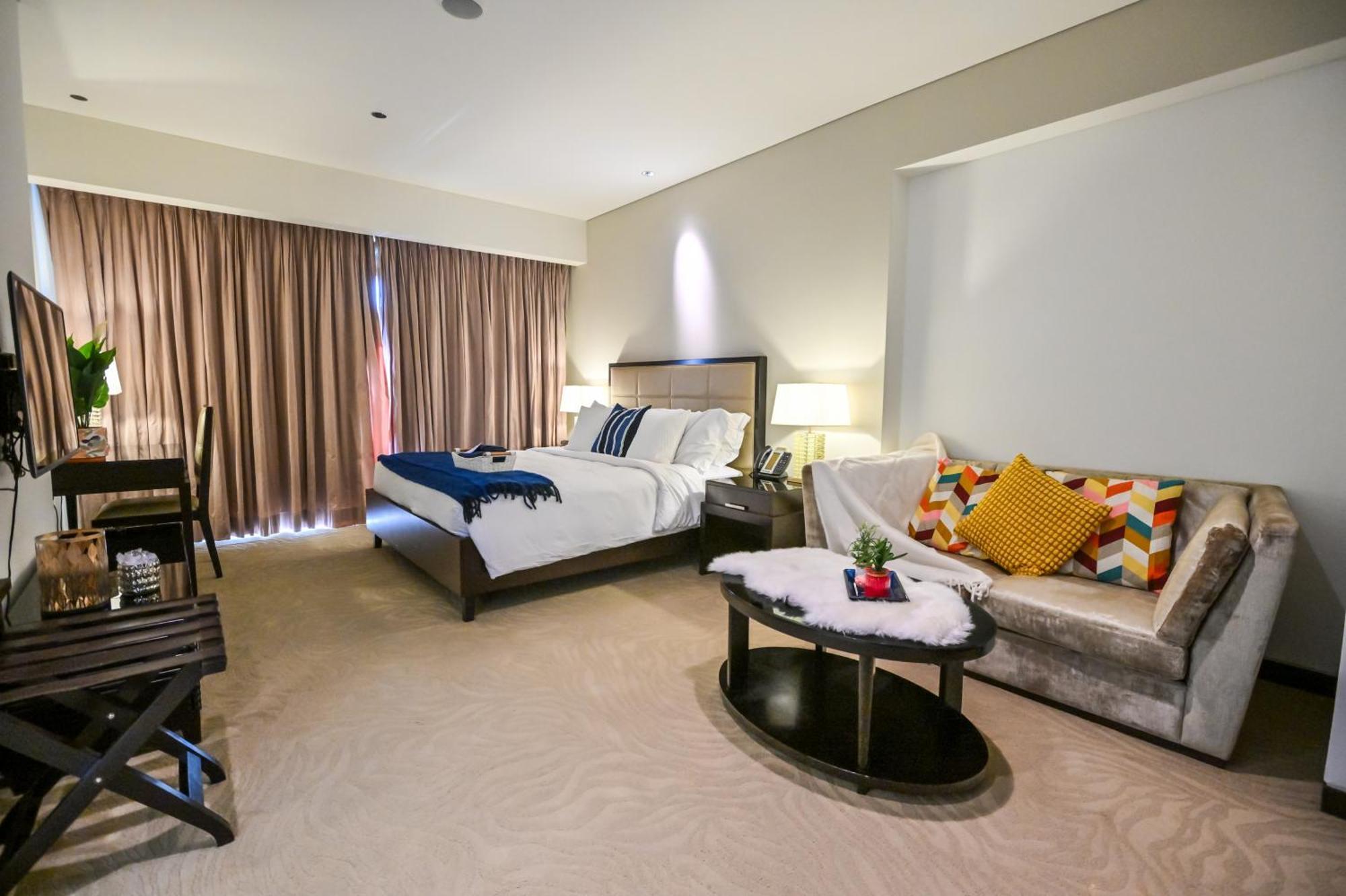 Luxury - Stunning Marina View - 5-star Amenities Apartment