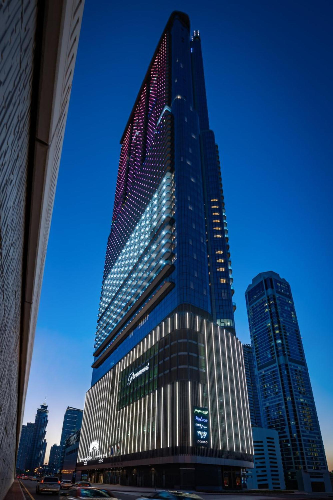Apartment 5 Star Living Burj Khalifa Infinity Pool Gym *