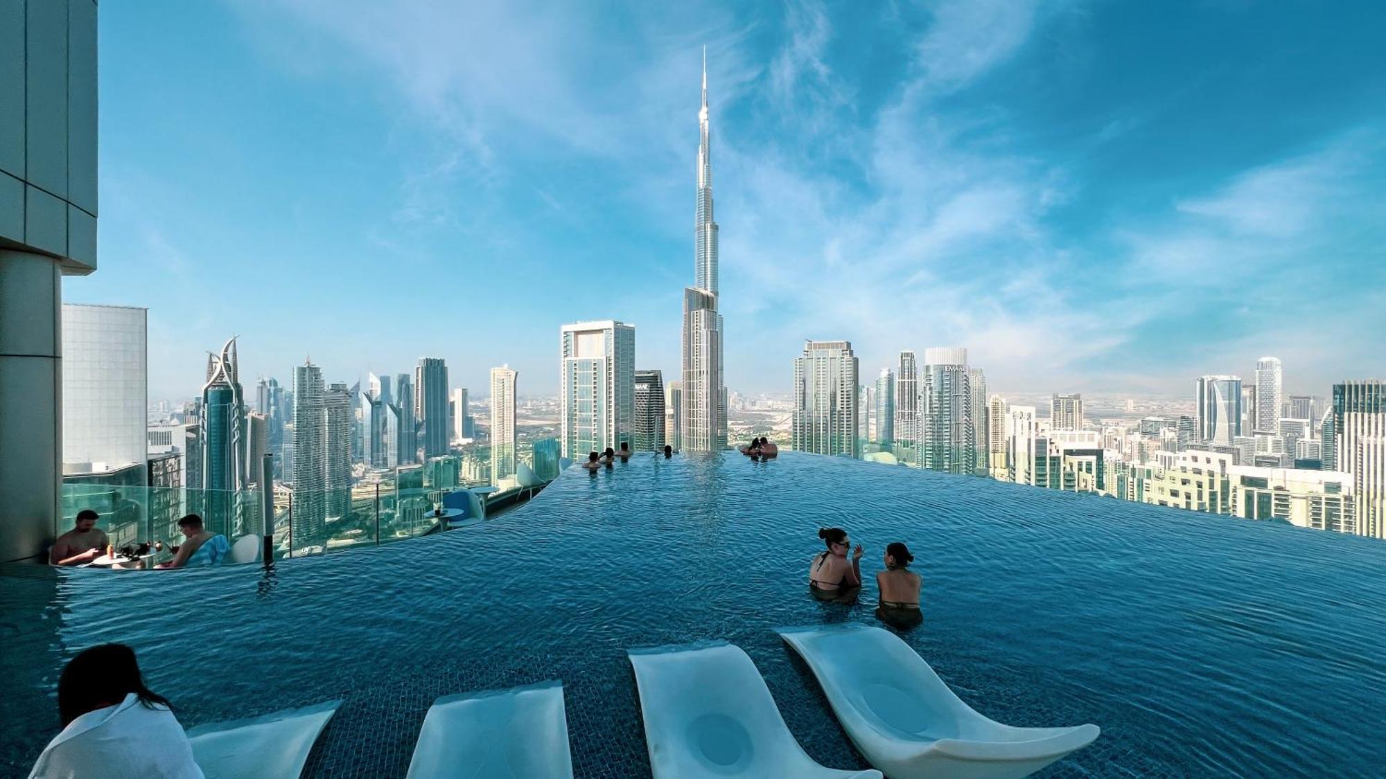 Apartment 5 Star Living Burj Khalifa Infinity Pool Gym *