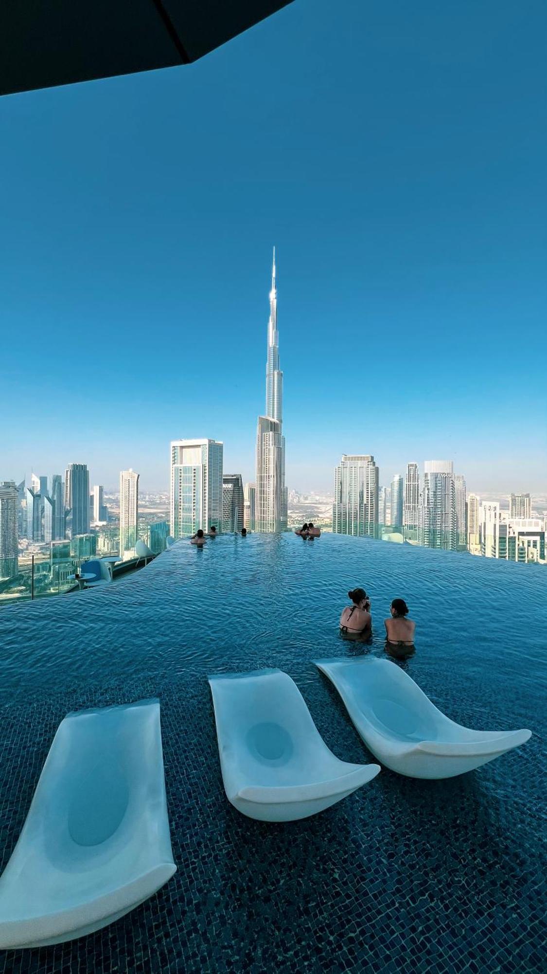 5 Star Living Burj Khalifa Infinity Pool Gym Dubai