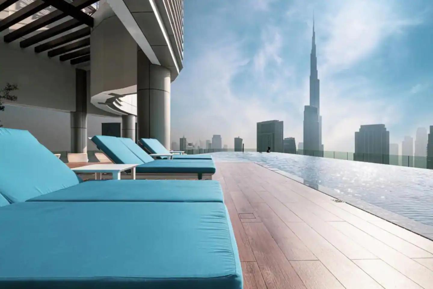 5 Star Living Burj Khalifa Infinity Pool Gym Dubai