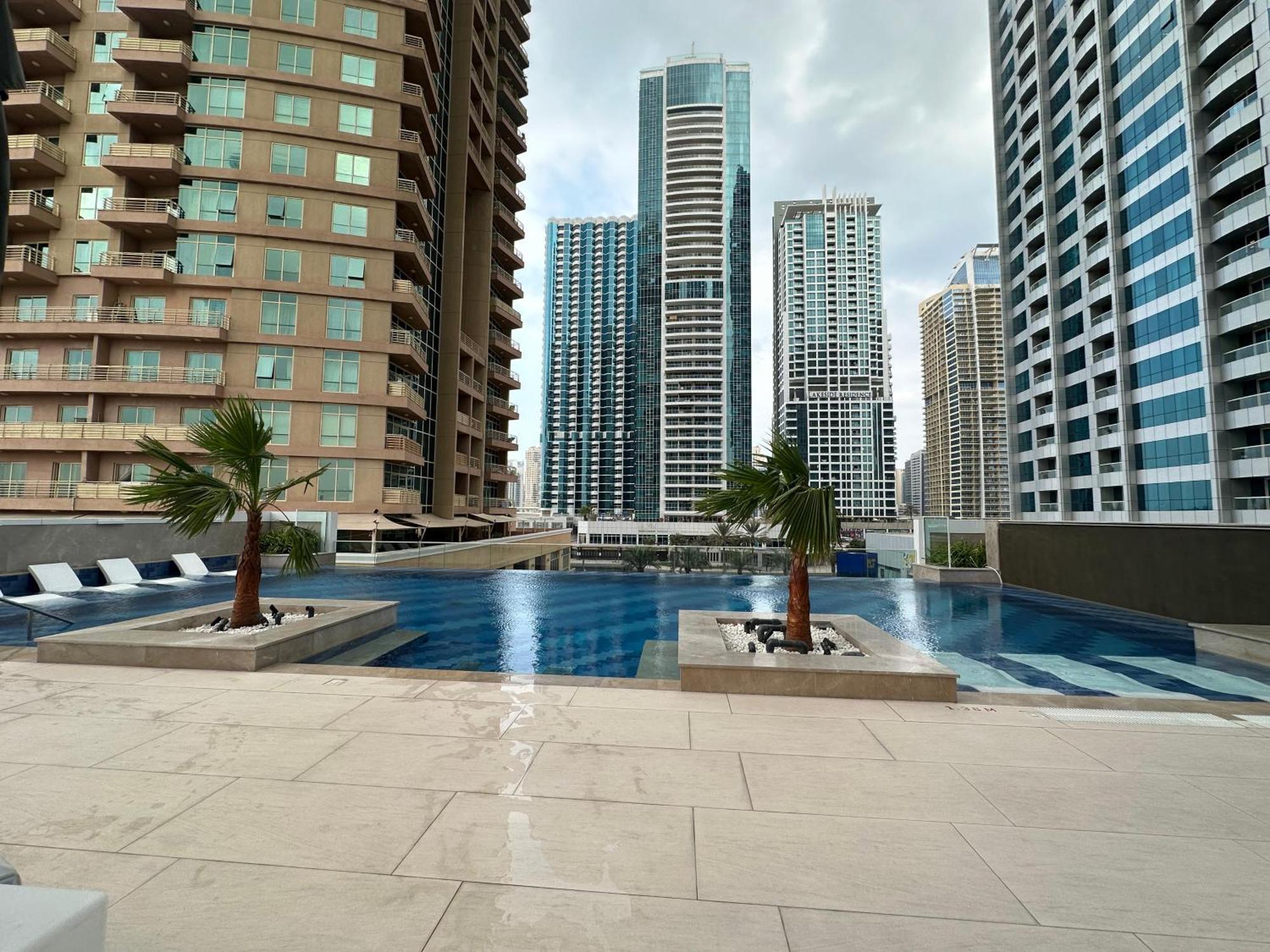 In Me Do Re Jumeirah Towers Apartment *