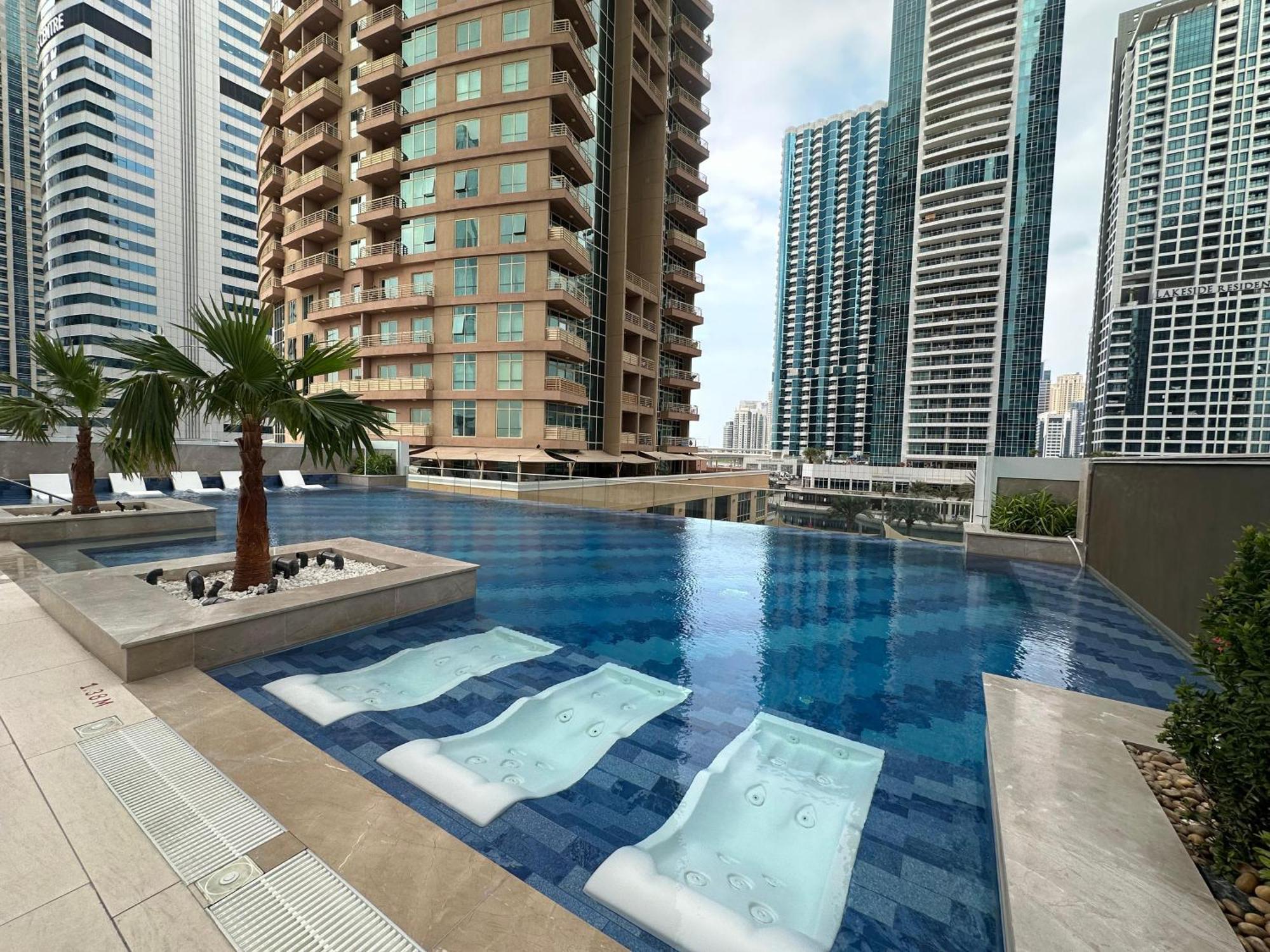 Apartment In Me Do Re Jumeirah Towers Dubai