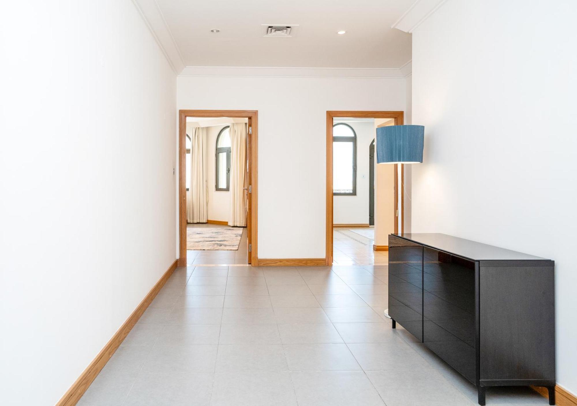 Palm Jumeirah K-frond With Private Access & Pool * Dubai