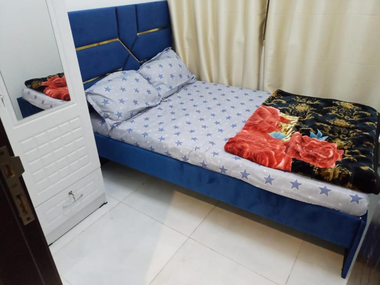 Capsule hotel Elite Space Partition In Very Near Union And Banyas Metro - Creek - Gold Souq *