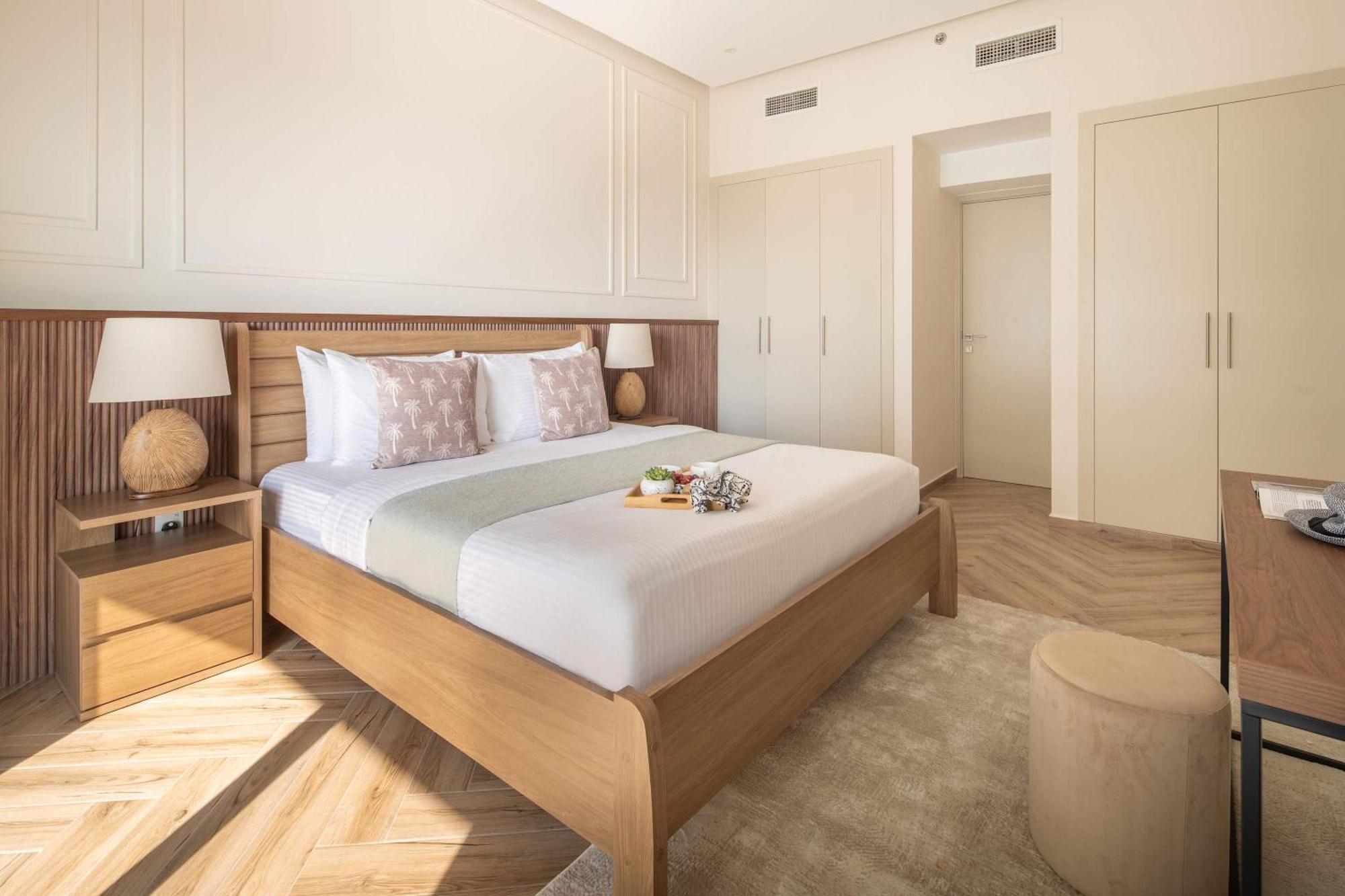 Frank Porter - Escan Tower Dubai