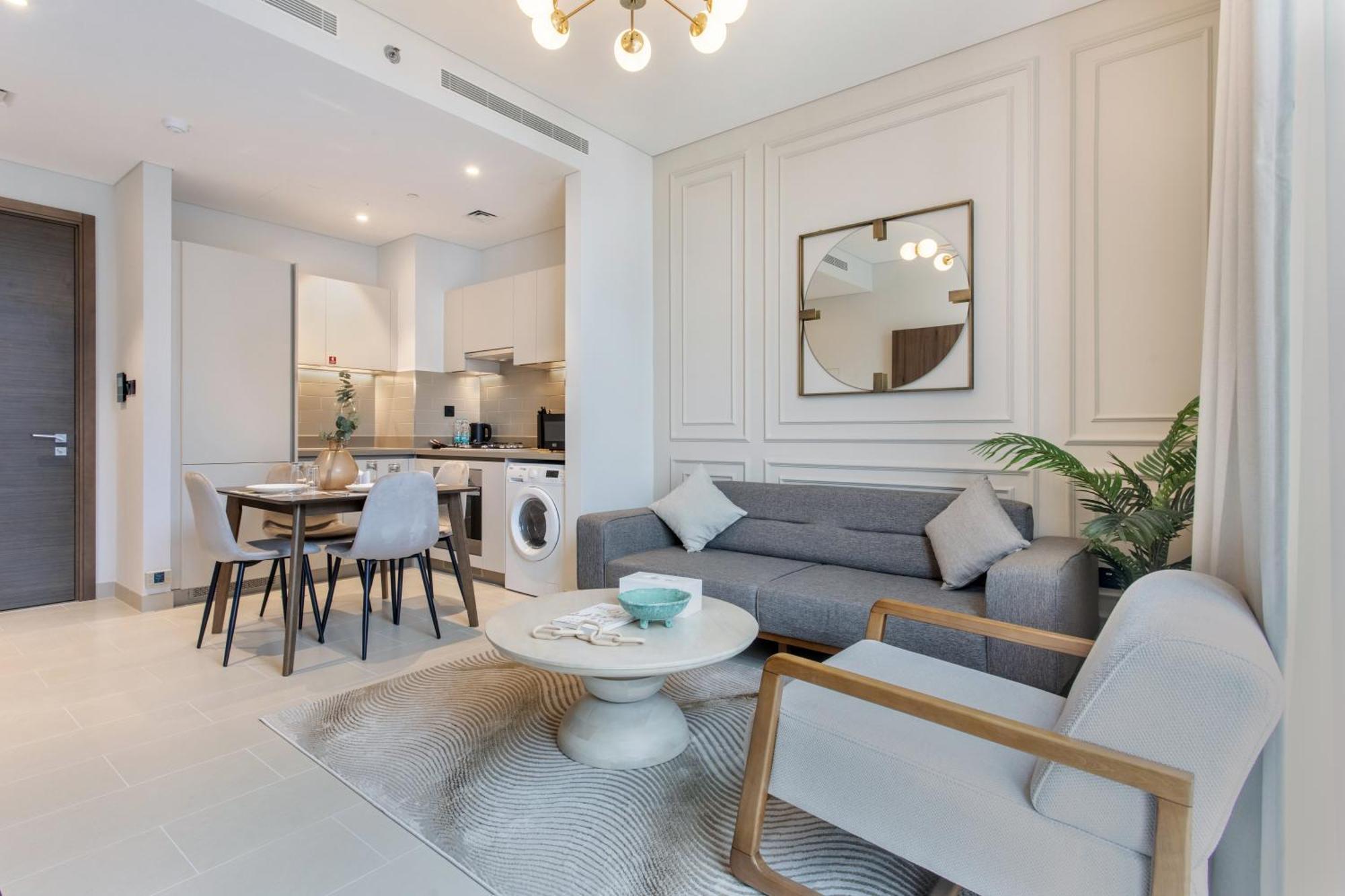 By Latinem Luxury 1br Cv A2707 Near Mall Daire Dubai
